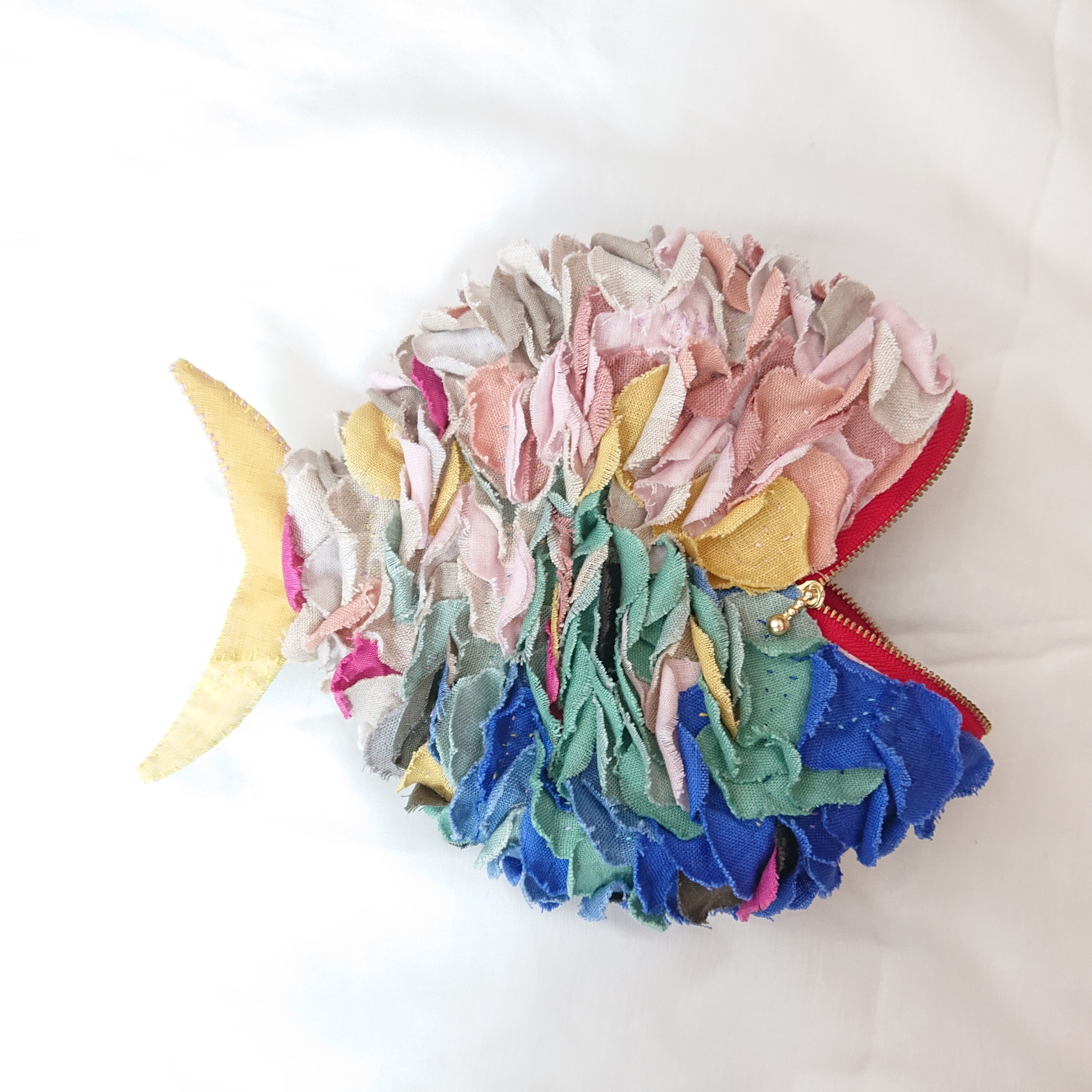 大きい魚の虹色ポーチ 刺し子 リネン 動物 魚 小物 No 58 Iichi ハンドメイド クラフト作品 手仕事品の通販
