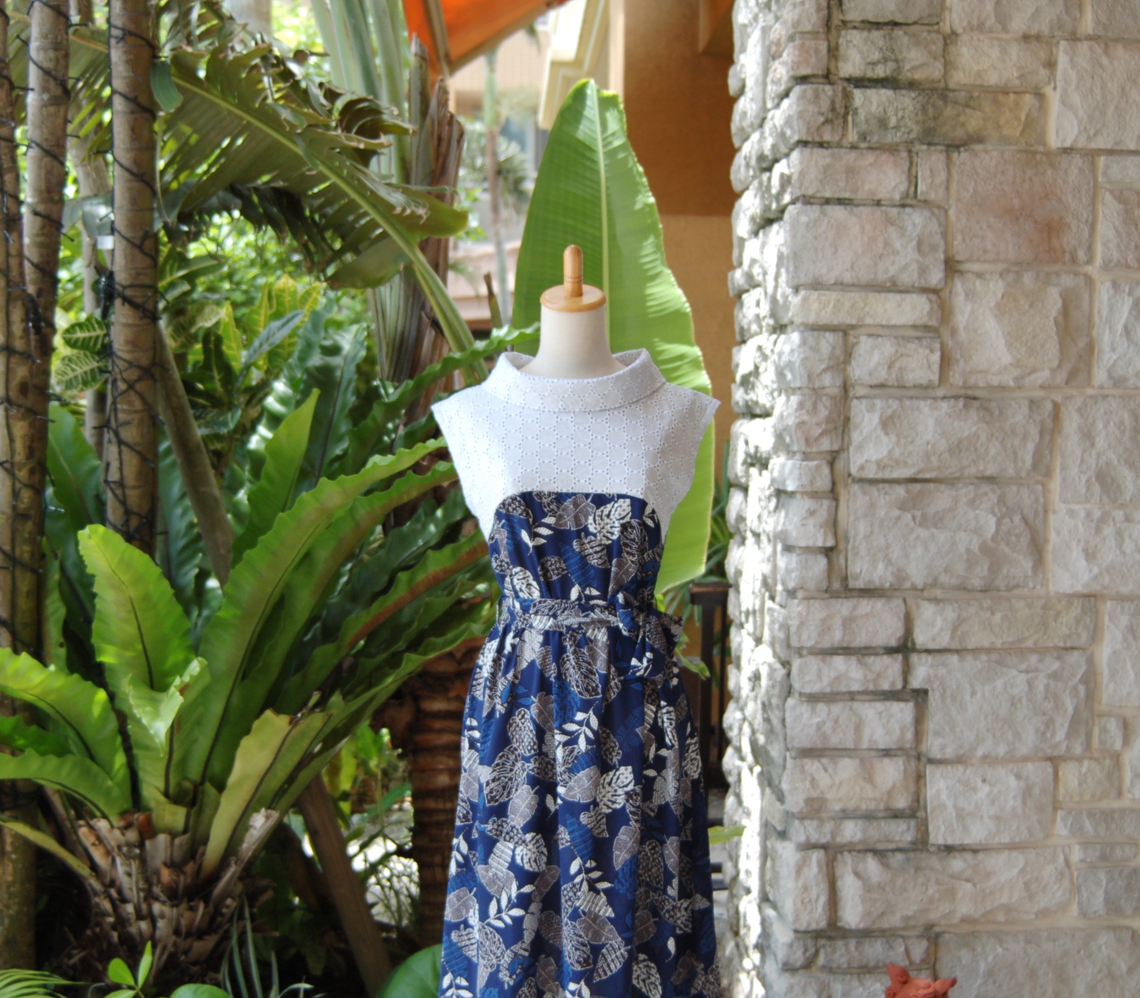 M ボタニカルモンステラ南国リゾート クラシカルロールネックワンピース Iichi ハンドメイド クラフト作品 手仕事品の通販