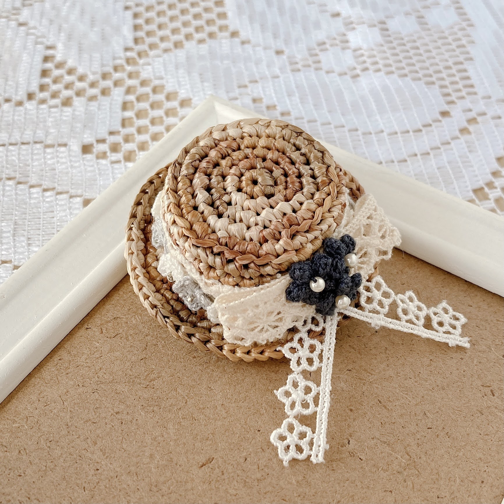 夏の思い出 花飾りの麦わらブローチ ミックス ネイビー Iichi ハンドメイド クラフト作品 手仕事品の通販