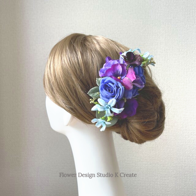 パンジーと青い薔薇のコーム 紫 バイオレット パンジー ブルースター バラ 結婚式 髪飾り ウェディング Iichi ハンドメイド クラフト作品 手仕事品の通販