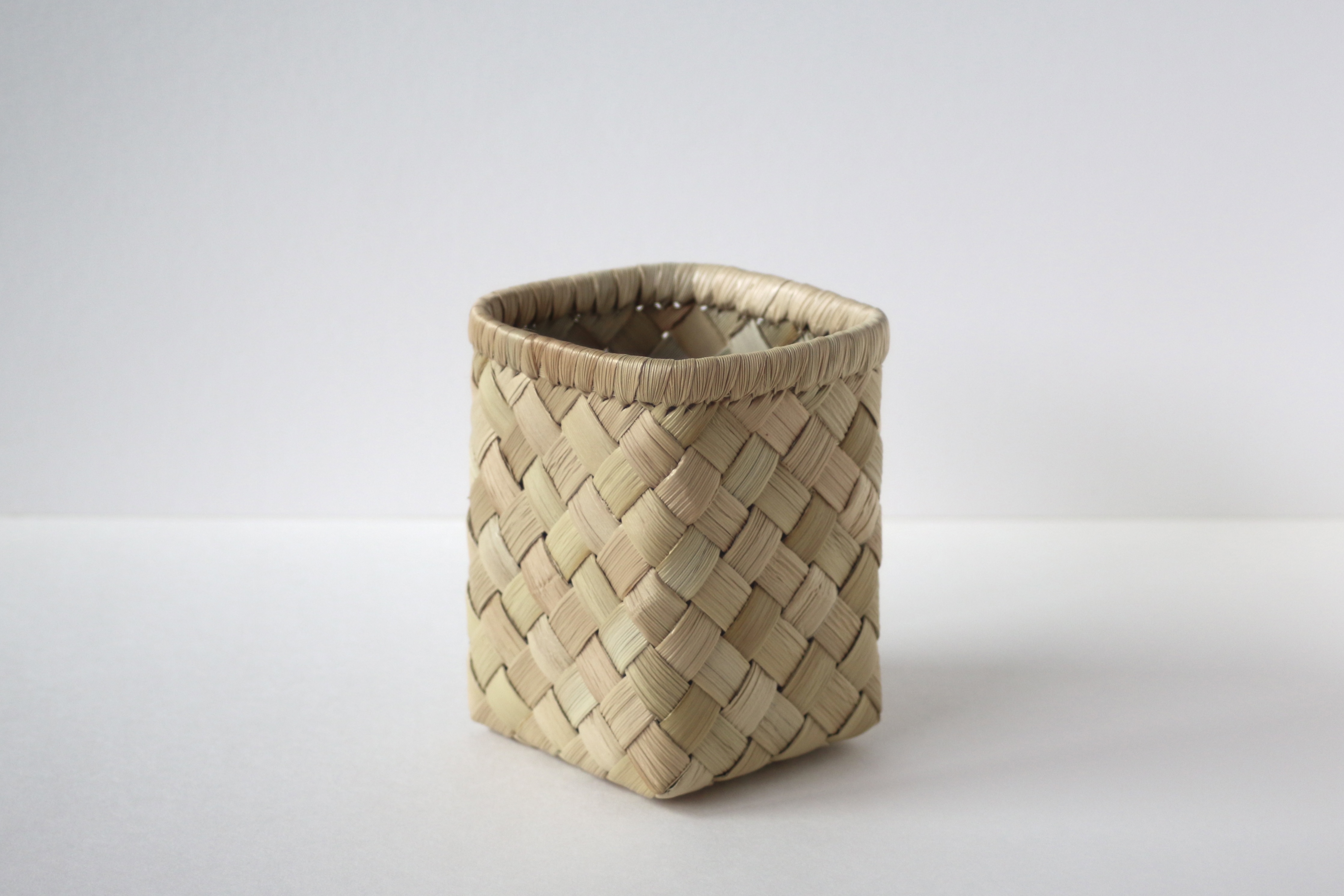 自然素材 かご の まとめて バスケット 小物入れ 小笠原タコノ葉 手作り品 激安 激安特価 送料無料 の 自然素材 かご の まとめて バスケット 小物入れ 小笠原タコノ葉 手作り品 激安 激安特価 送料無料 の