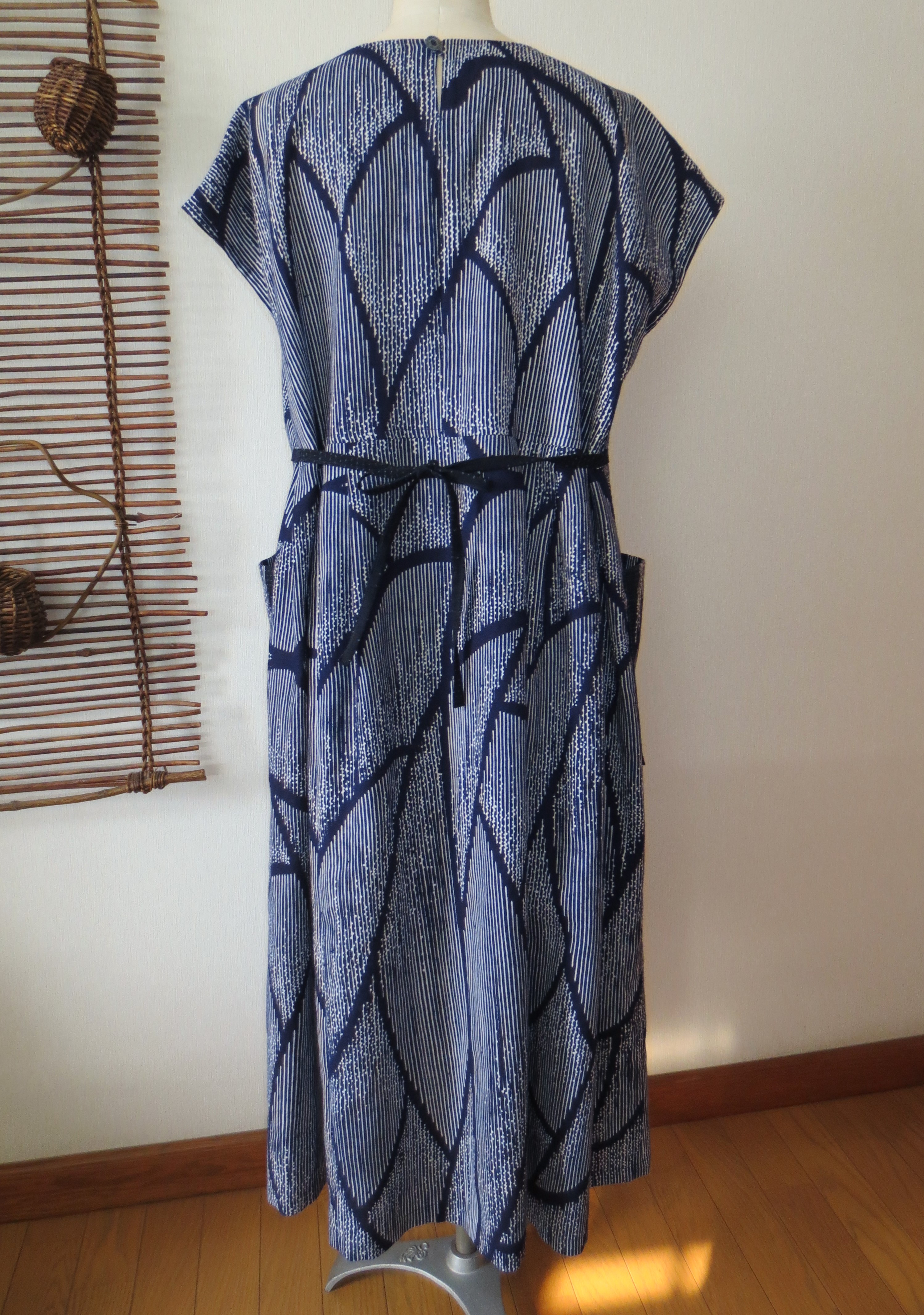 古布リメイク 浴衣地フレンチスリーブワンピース 浴衣 着物リメイク 古布 ゆったりサイズ Iichi ハンドメイド クラフト作品 手仕事品の通販