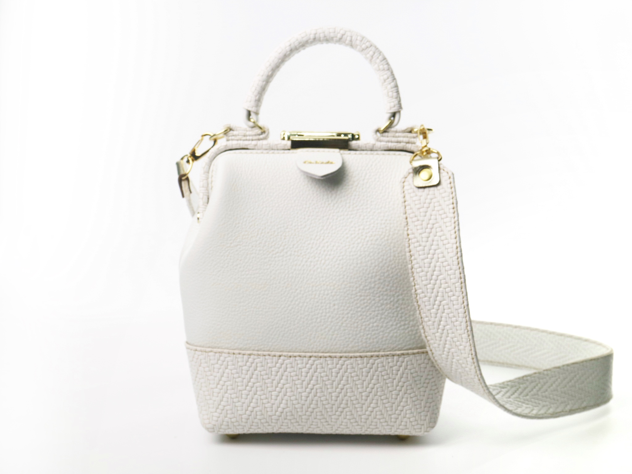 長財布が入る Largo ラルゴ ドクターバッグミニ ピュアホワイト V字型押しホワイト Iichi ハンドメイド クラフト作品 手仕事品の通販