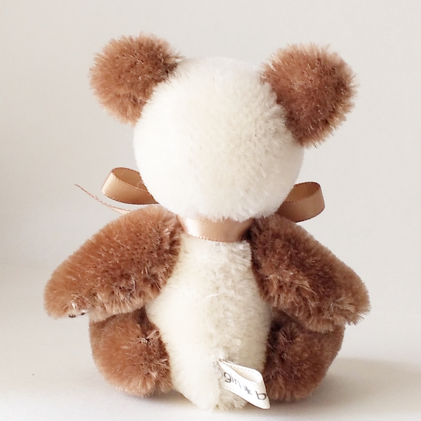 こぎん刺しのパンダのぬいぐるみ 双子パンダ ブラウン Iichi ハンドメイド クラフト作品 手仕事品の通販