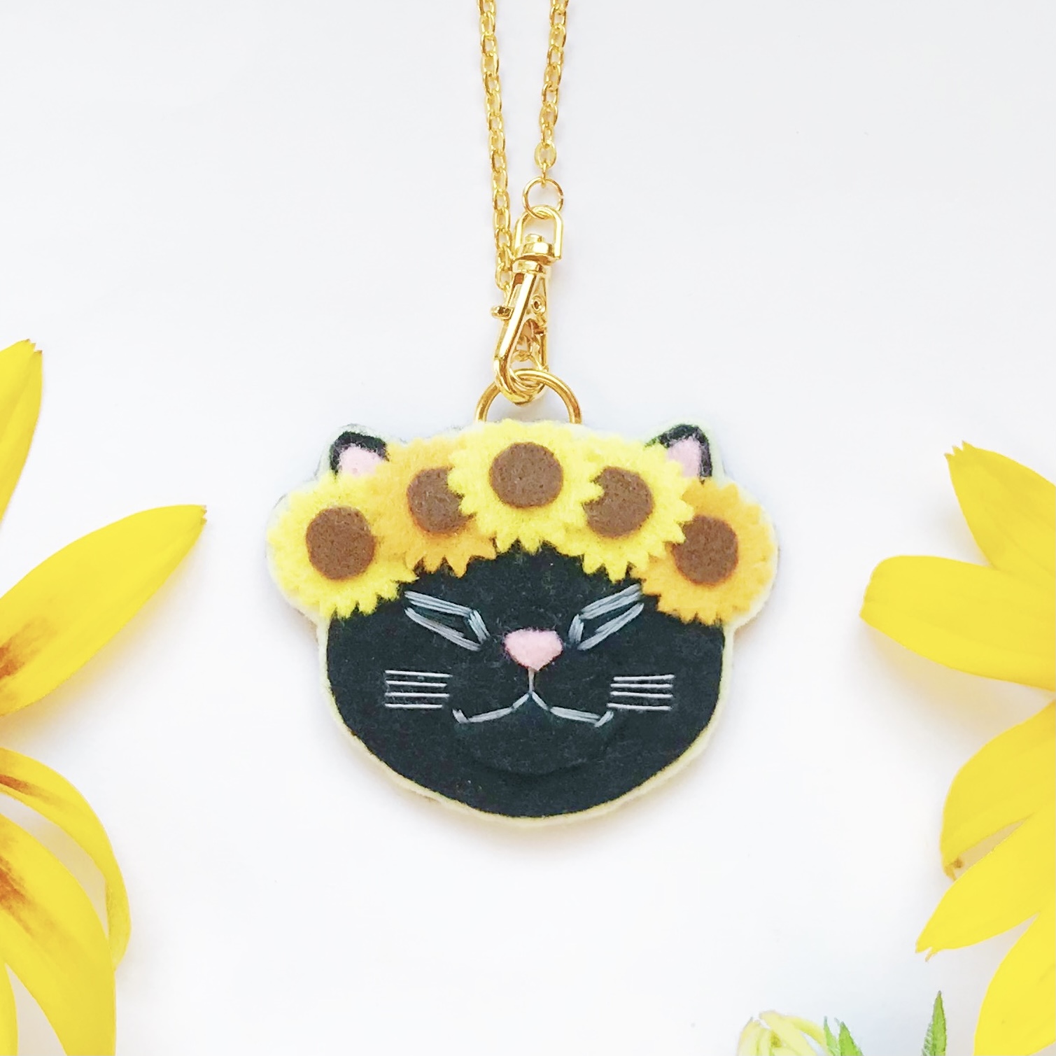 50%オフ】夏セール○完成品一点物【おねむねこバッグチャーム 