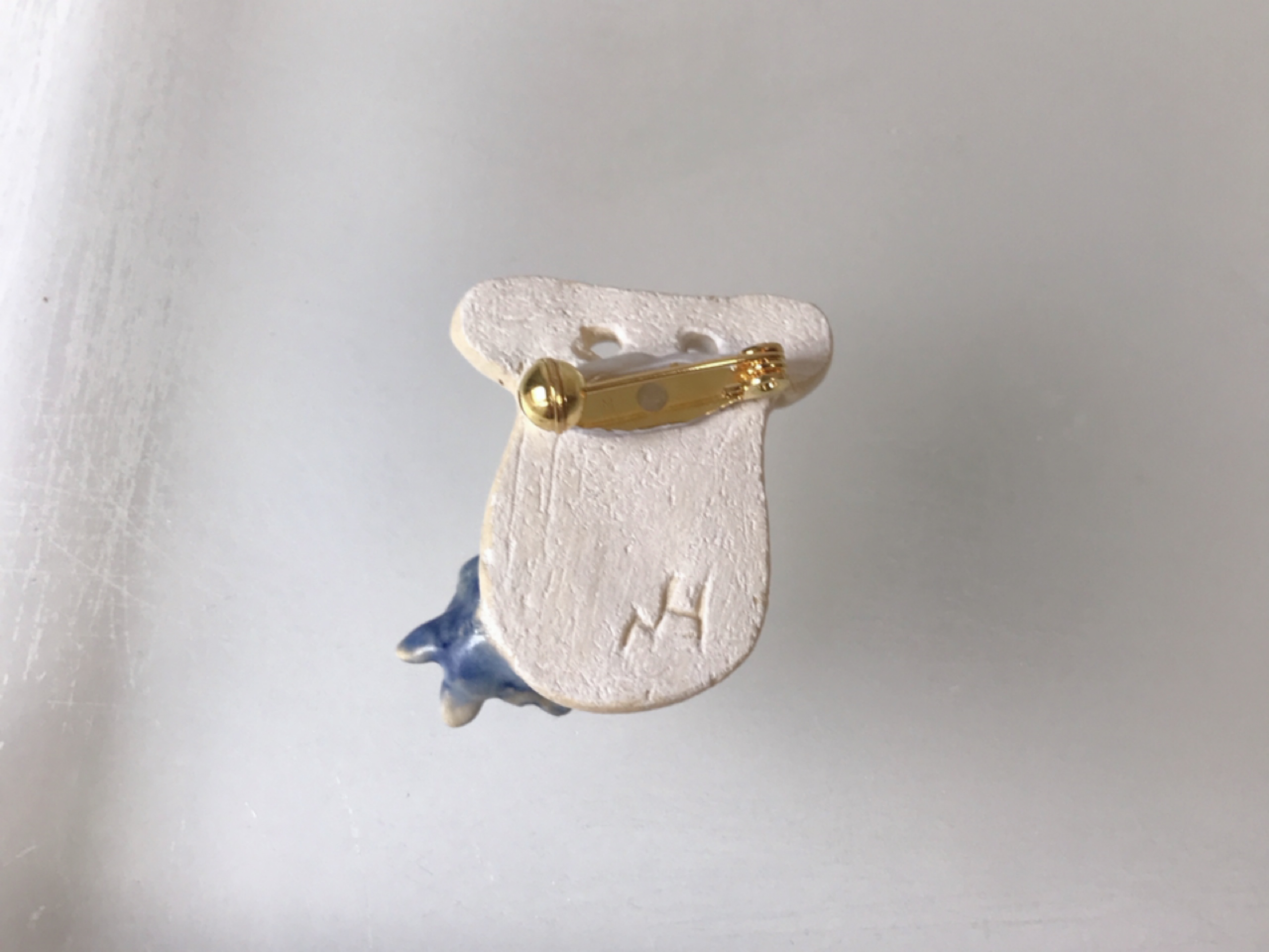 幻の蝶とハープ 陶器ブローチ Iichi ハンドメイド クラフト作品 手仕事品の通販