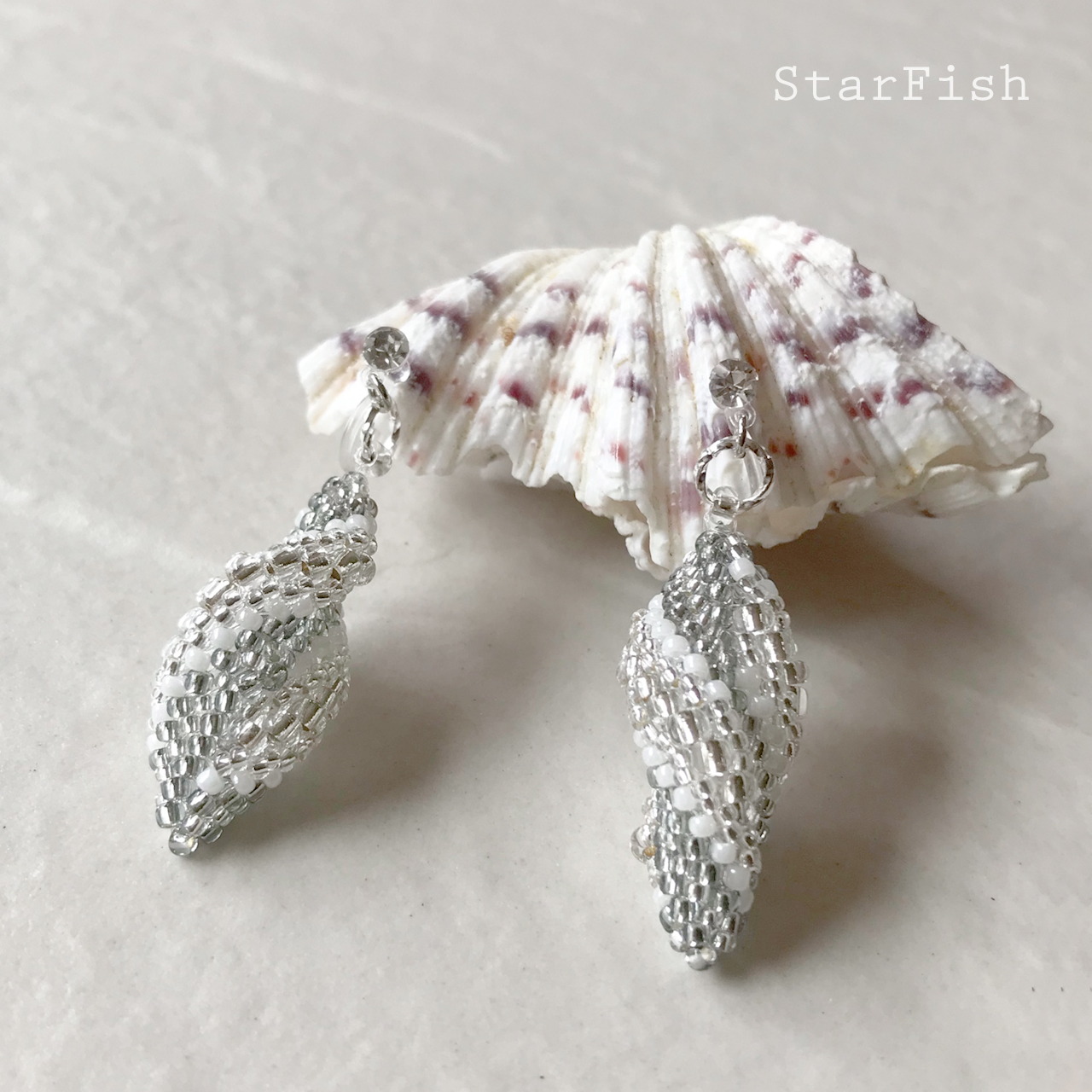 ネコザメタマゴ ノンホールピアス ピアス 猫ざめ卵 螺旋 L28 Iichi ハンドメイド クラフト作品 手仕事品の通販