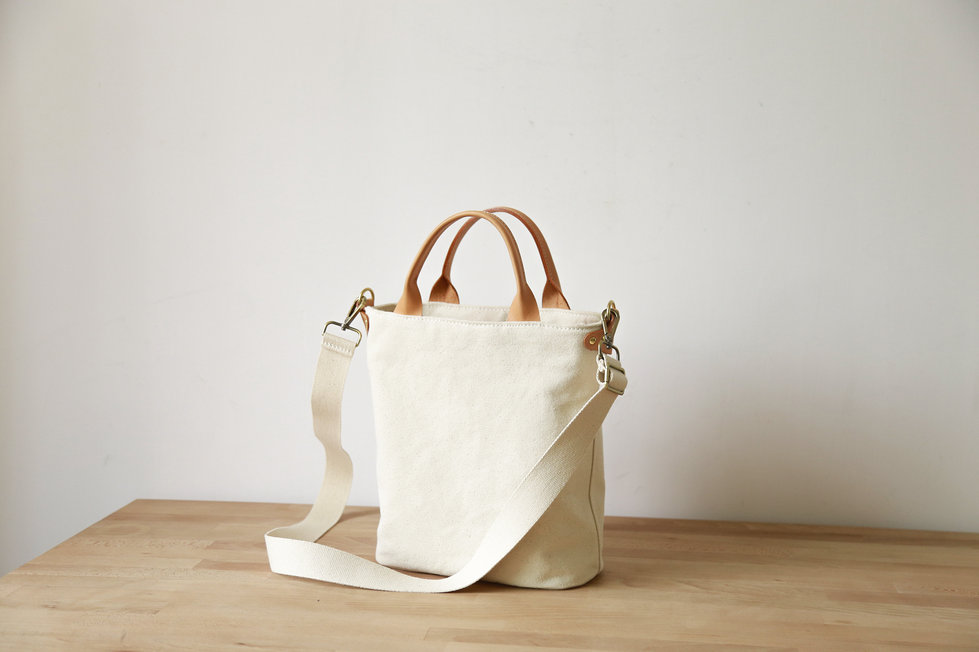 帆布 革の組み合わせ 手作りの2wayトートバッグショルダーバッグ Iichi ハンドメイド クラフト作品 手仕事品の通販