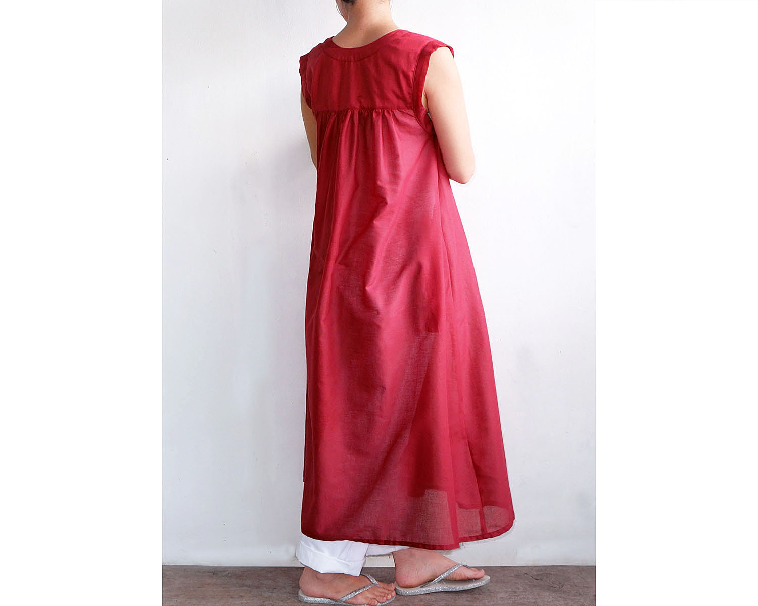 コットンガーゼノースリーブワンピース レッド Iichi ハンドメイド クラフト作品 手仕事品の通販
