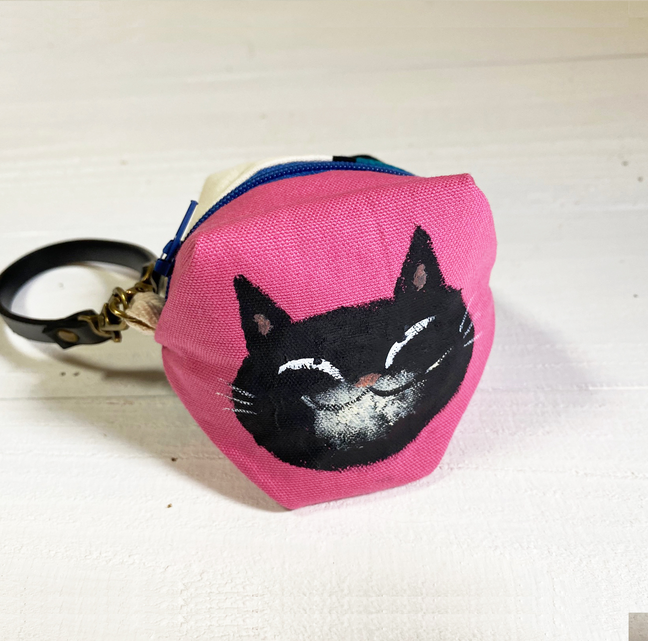 お手玉猫のエコバッグポーチ〈黒猫 ピンク〉  iichi ハンドメイド 