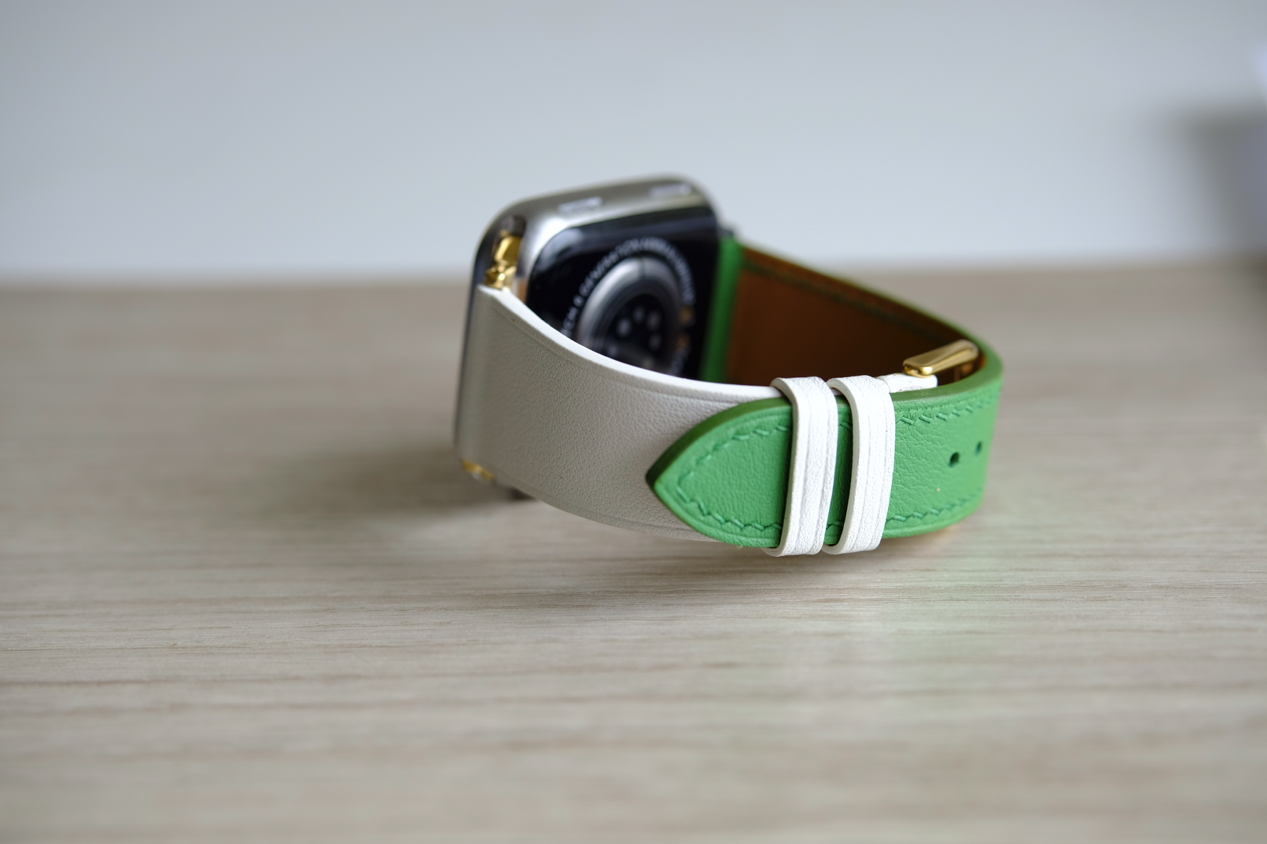 フランス産スイフトレザー アップルウォッチバンド 腕時計ベルト 