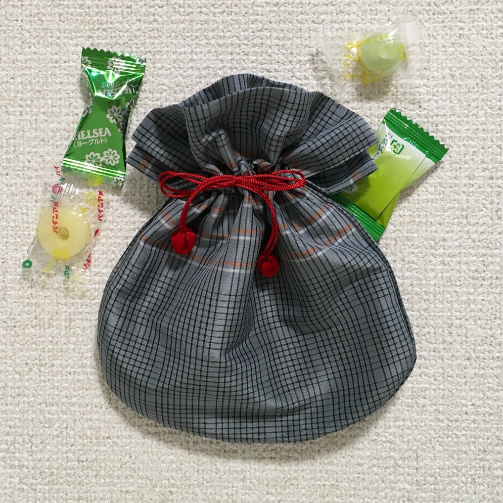 着物リメイク 巾着袋 U 大島 シルク 和風 ポシェット バッグ ポーチ 手提げ 袋 Iichi ハンドメイド クラフト作品 手仕事品の通販