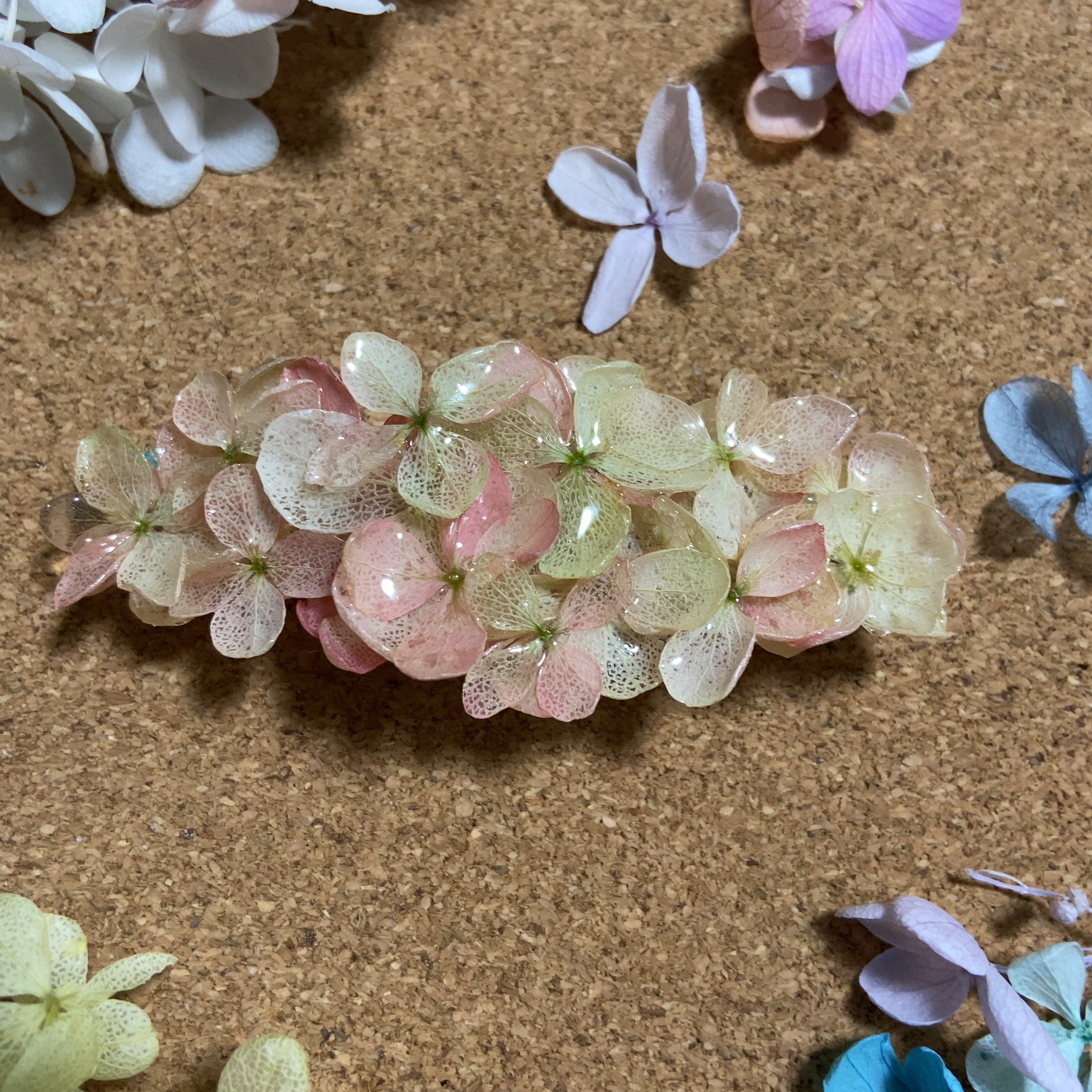 梅雨の終わりのあじさいバレッタ ピンクの紫陽花の夏カラー Iichi ハンドメイド クラフト作品 手仕事品の通販