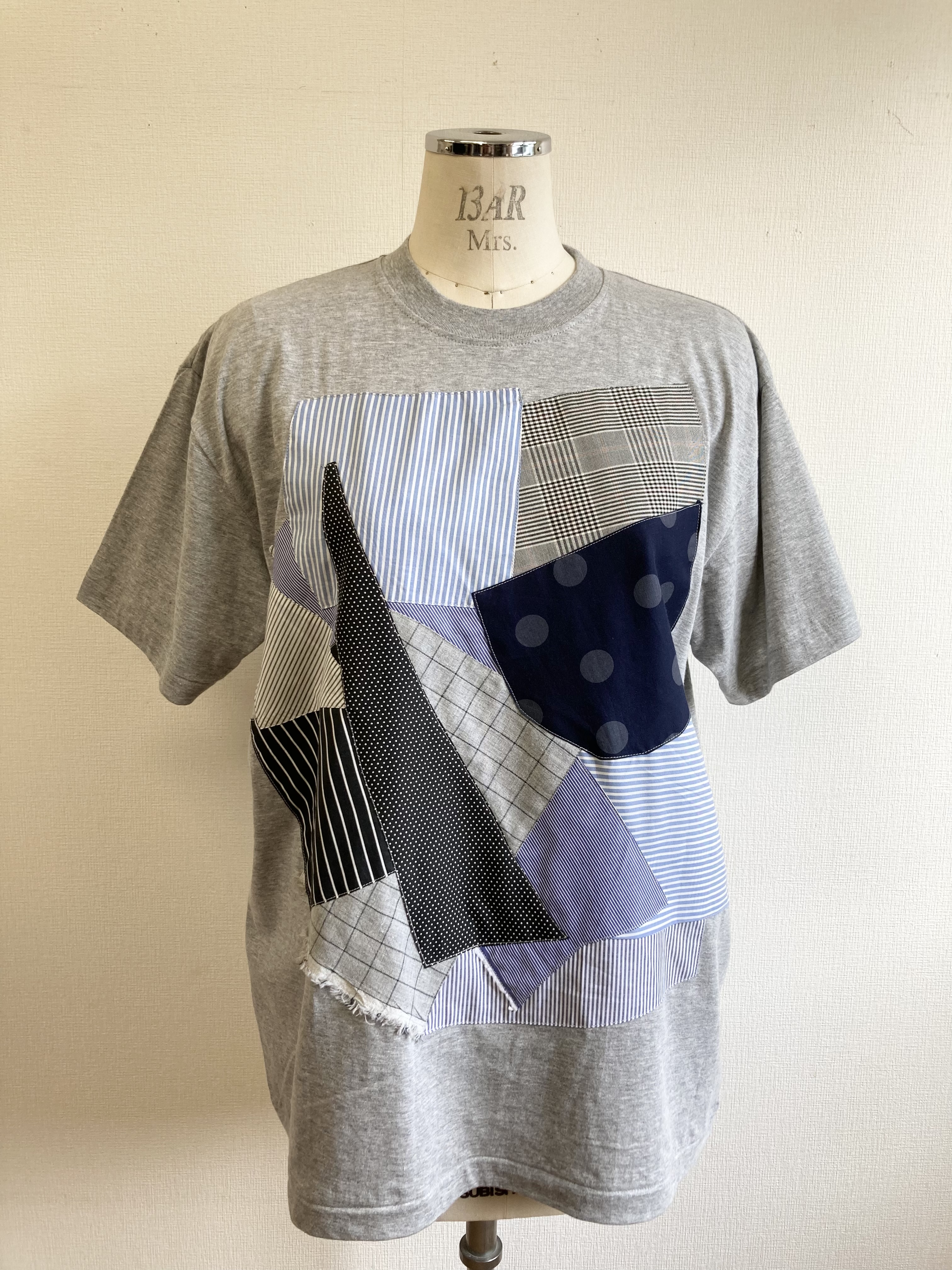 リメイクtシャツ パッチワーク風半袖tシャツチュニック グレー水色 サイズ Ll Iichi ハンドメイド クラフト作品 手仕事品の通販 リメイクtシャツ パッチワーク風半袖tシャツチュニック グレー水色 サイズ Ll Iichi ハンドメイド クラフト作品 手仕事品の通販