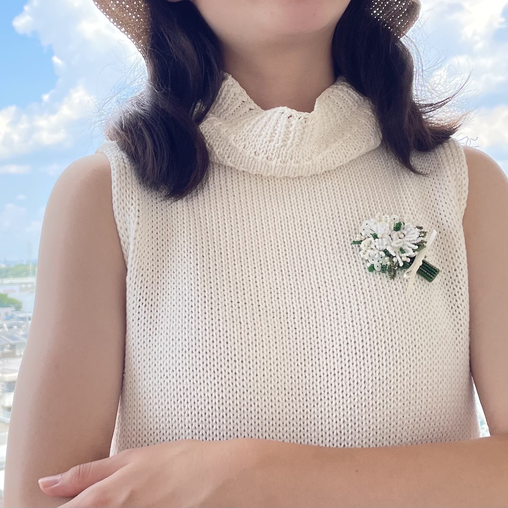宅配 73.北欧風お花 ビーズ刺繍 ブローチ