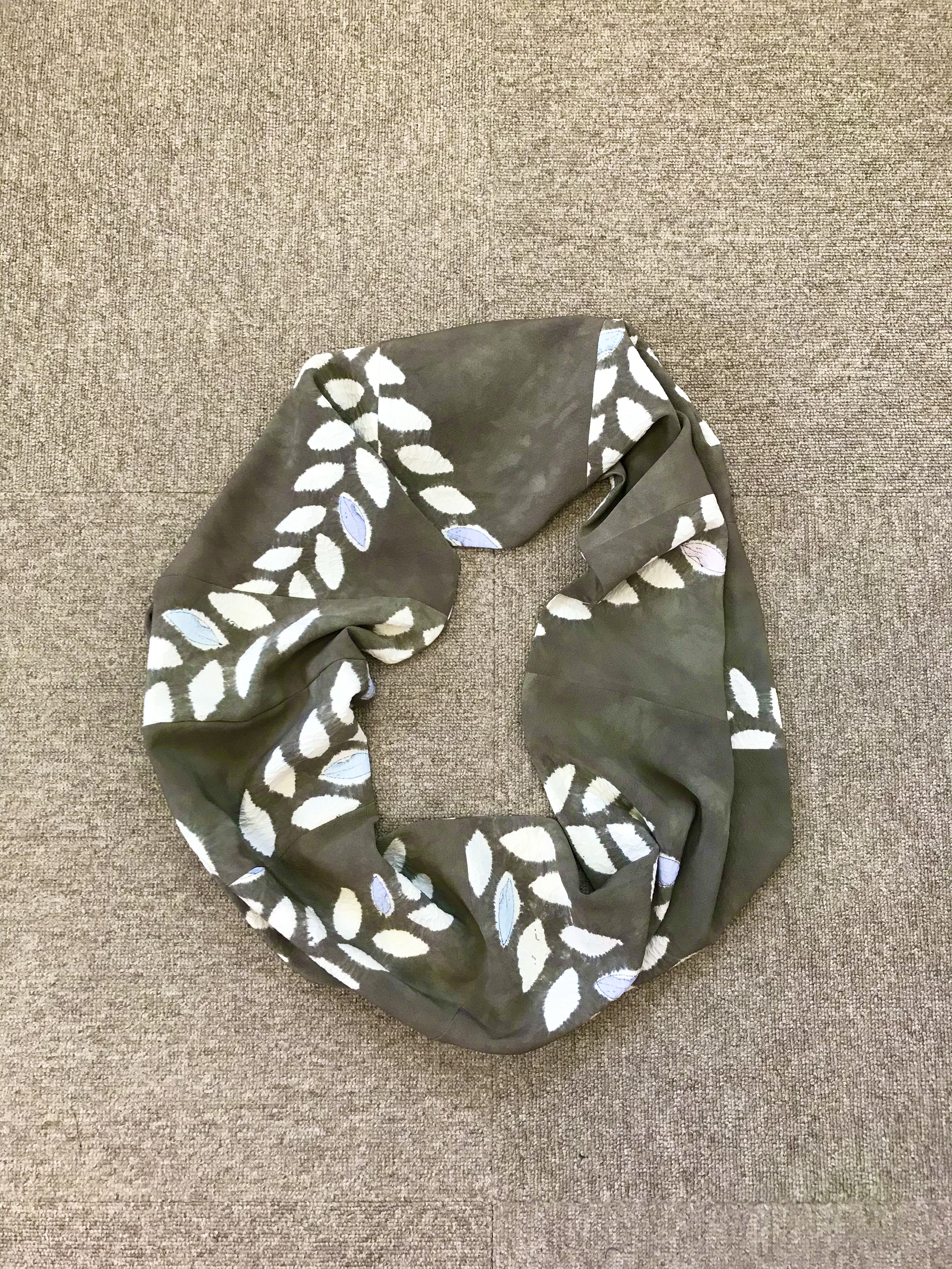 アンティーク着物 葉模様絞り模様着物のパッチスヌード Iichi ハンドメイド クラフト作品 手仕事品の通販