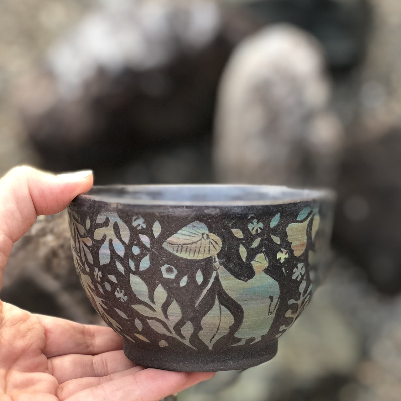 掻き落とし茶碗 自然を愛する人 Iichi ハンドメイド クラフト作品 手仕事品の通販