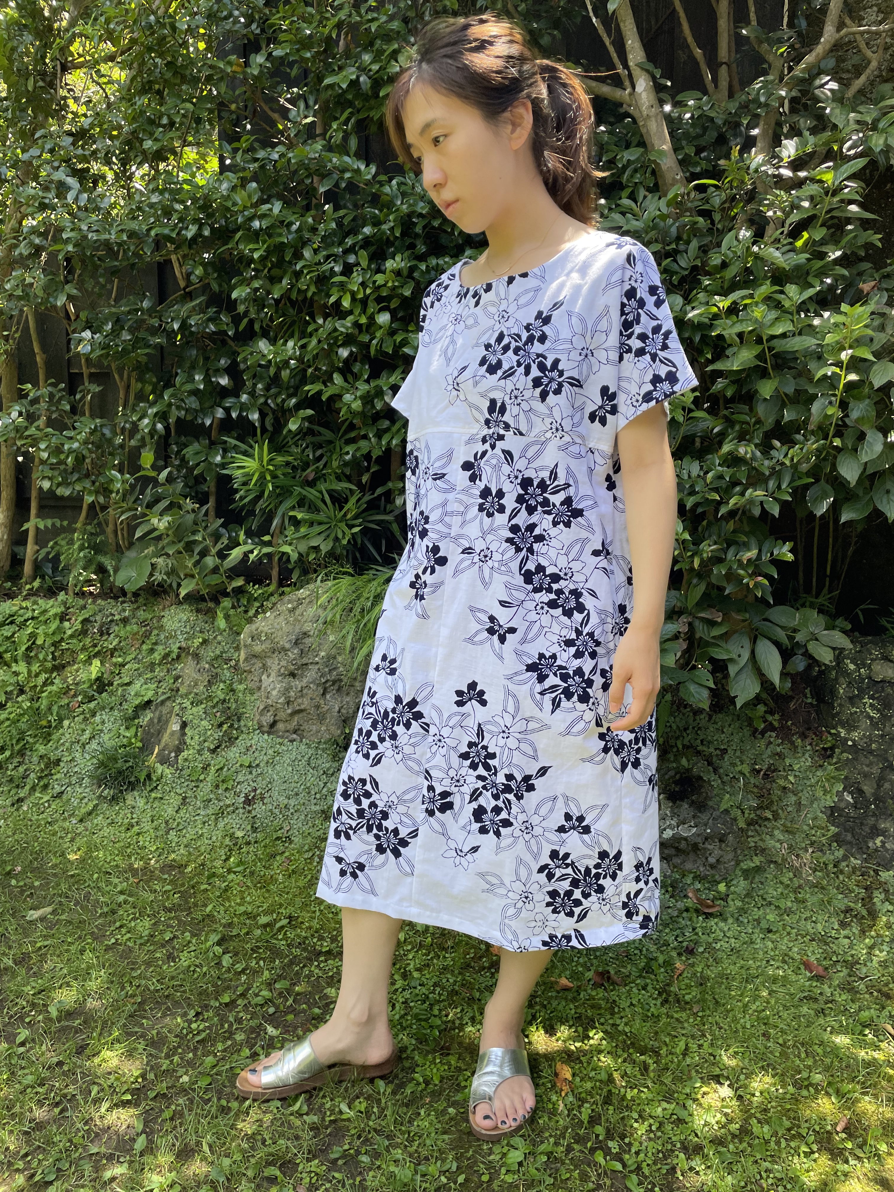 白地に花柄の浴衣リメイクワンピース Iichi ハンドメイド クラフト作品 手仕事品の通販
