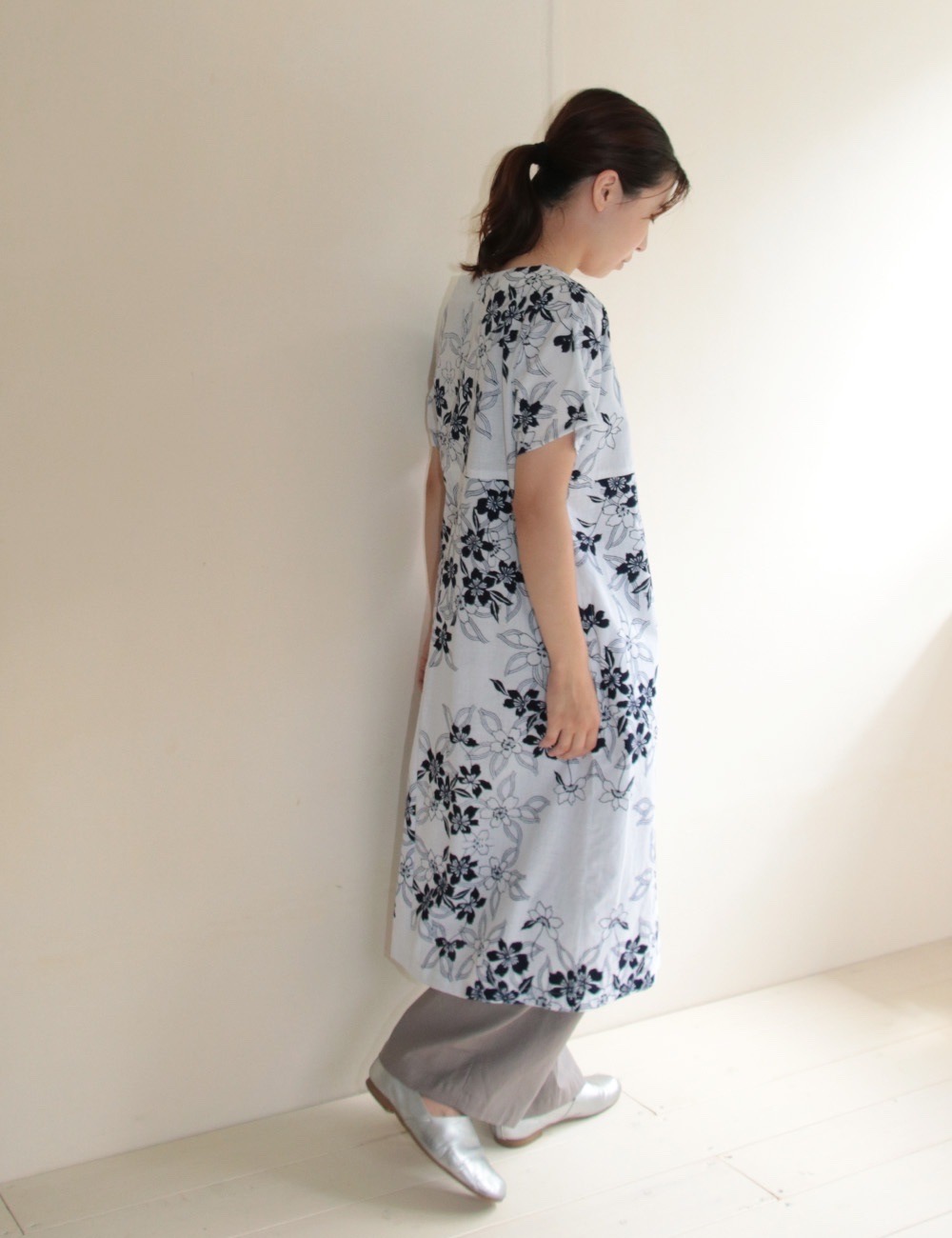白地に花柄の浴衣リメイクワンピース Iichi ハンドメイド クラフト作品 手仕事品の通販