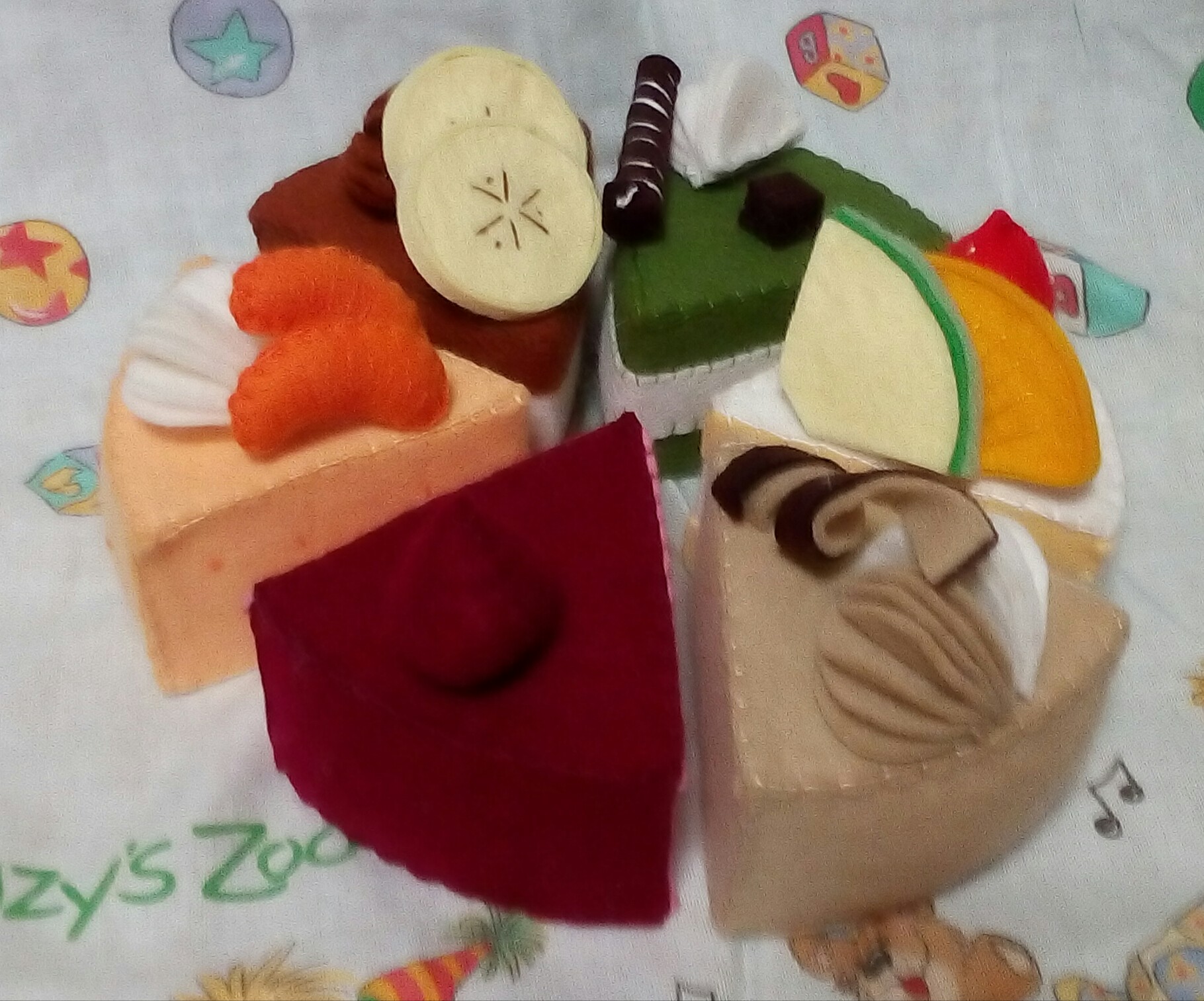 フェルトおもちゃ ケーキセット Iichi ハンドメイド クラフト作品 手仕事品の通販