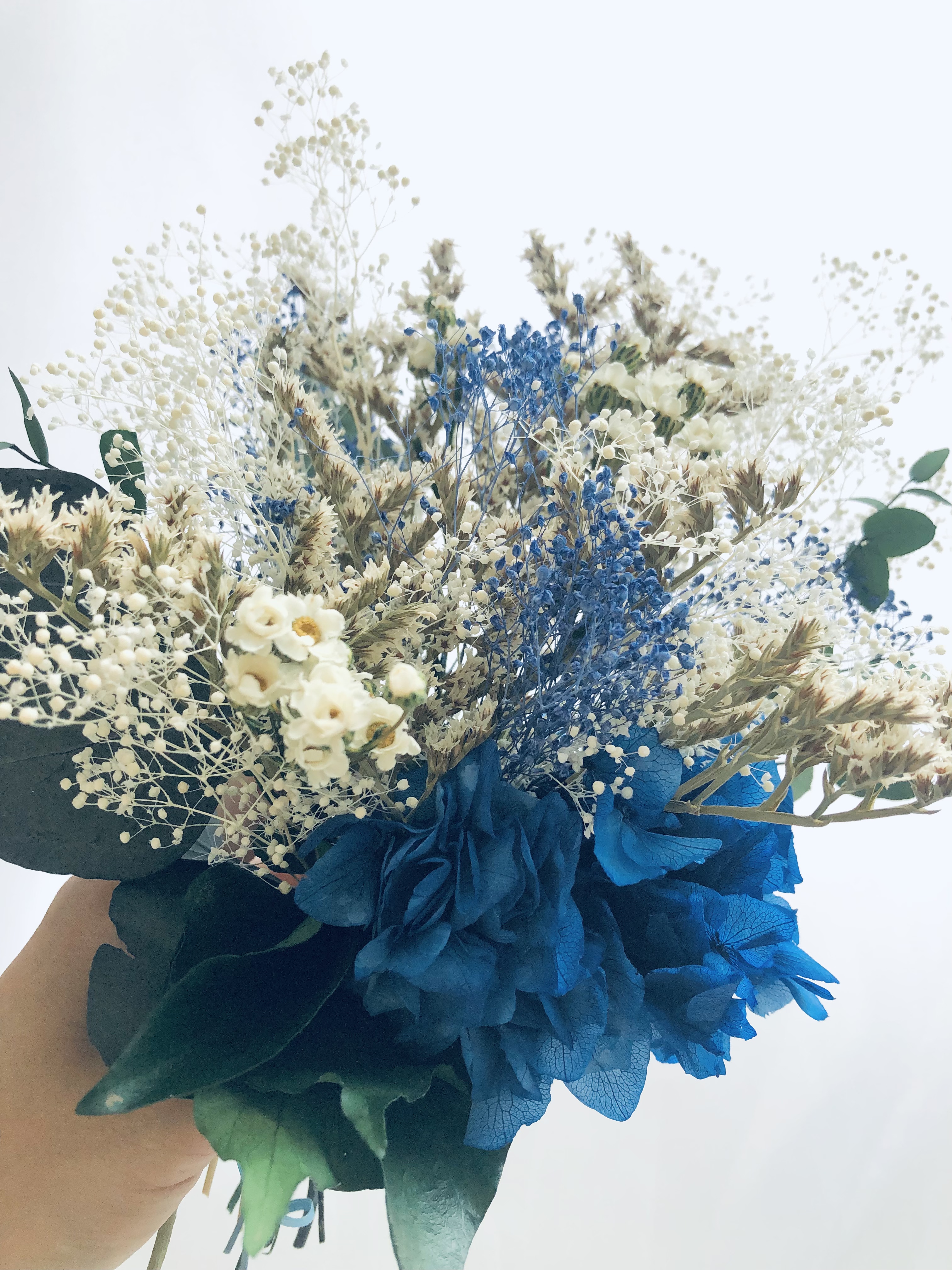 プリザーブドフラワー青い紫陽花とかすみ草と小花の花束 Iichi ハンドメイド クラフト作品 手仕事品の通販