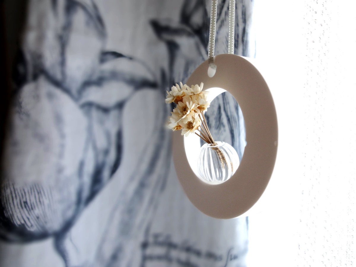 アロマストーン 丸い窓辺の風景 カボチャの花瓶 小さなブーケつき Iichi ハンドメイド クラフト作品 手仕事品の通販