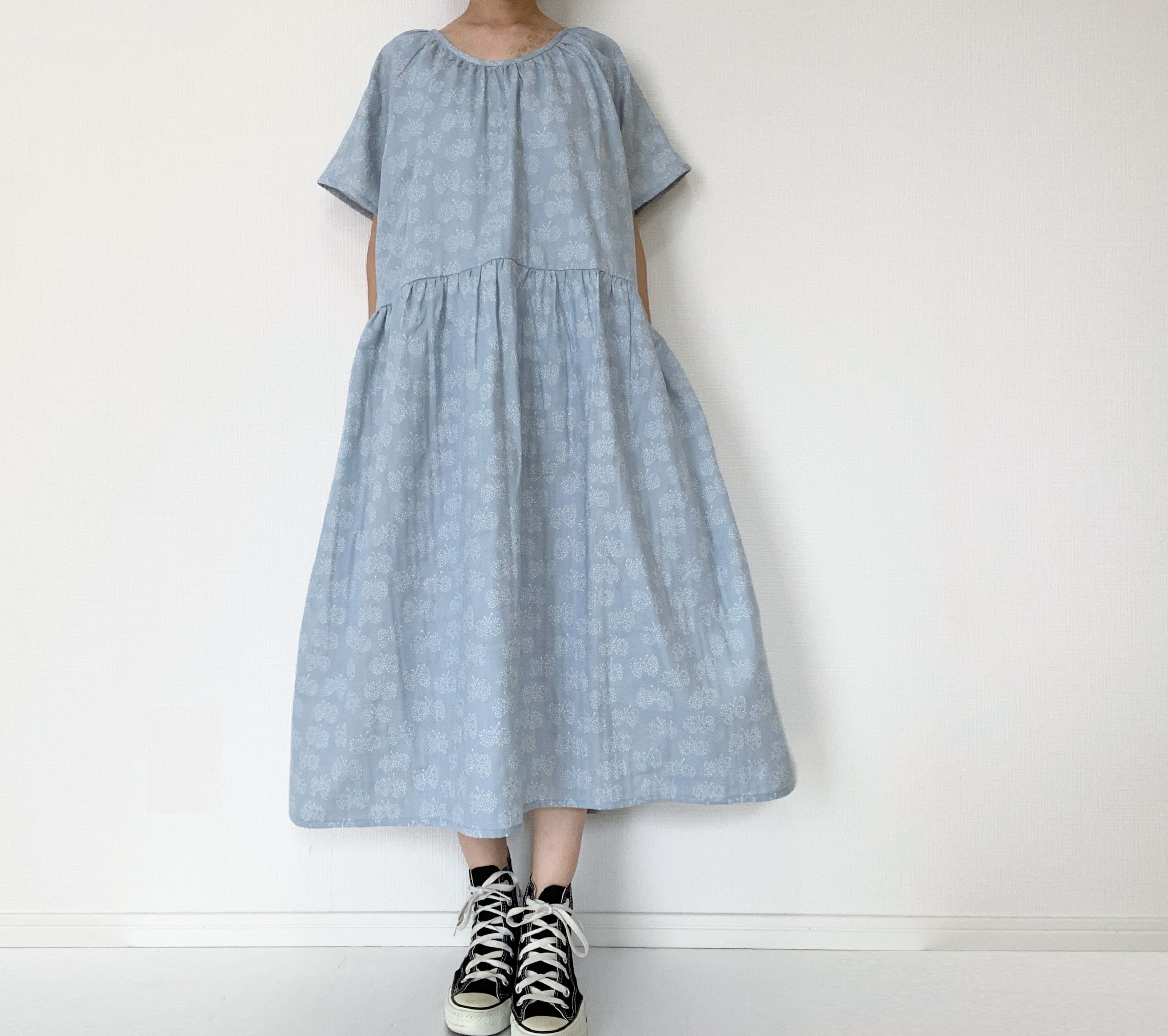 ふんわりダブルガーゼ ちょうちょリボン柄 ゆったり半袖ラグランワンピース コットン100 スモーキーブルー Iichi ハンドメイド クラフト作品 手仕事品の通販
