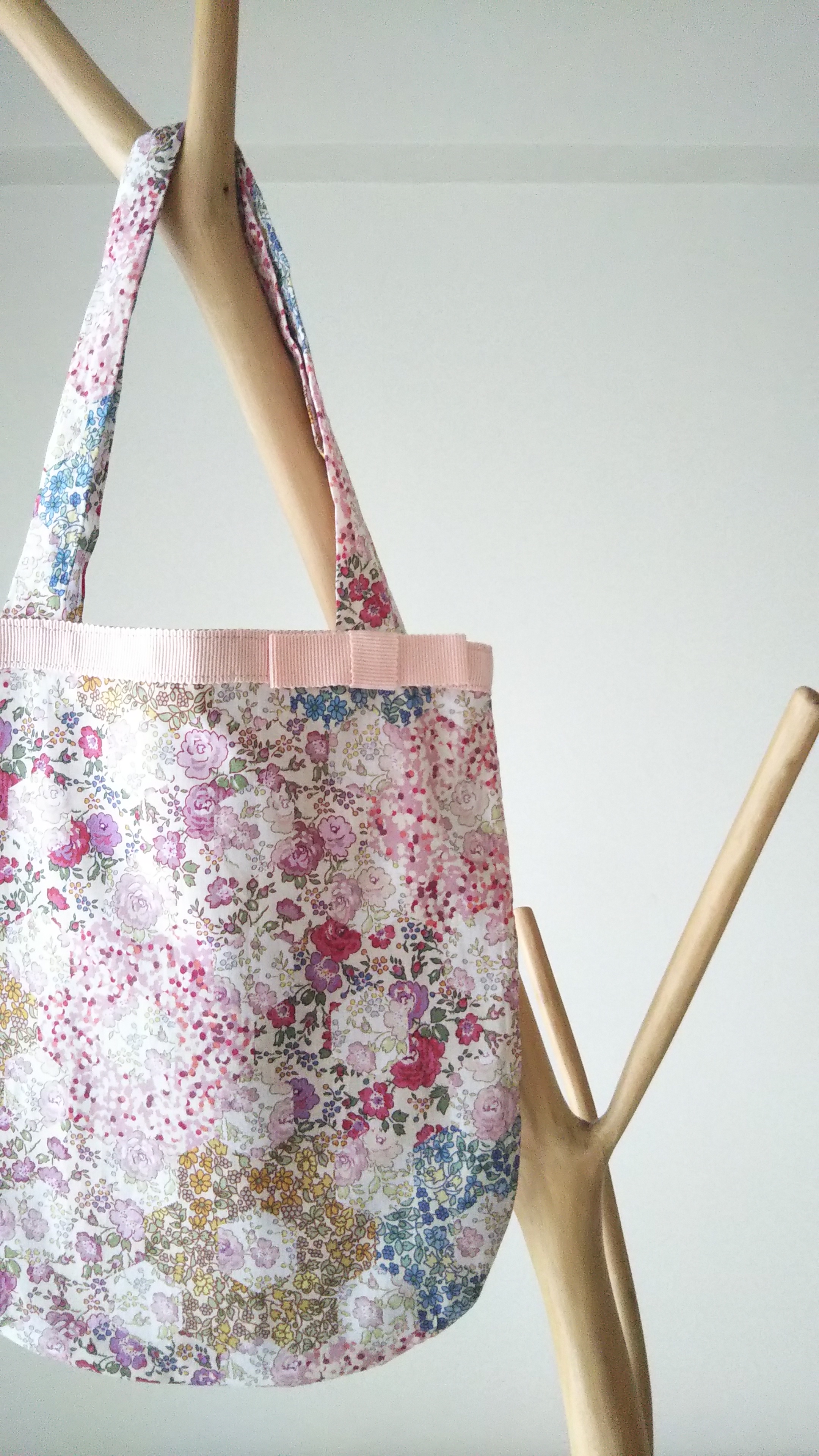 リバティ小さなおでかけバック ガーデンパッチワーク Iichi ハンドメイド クラフト作品 手仕事品の通販
