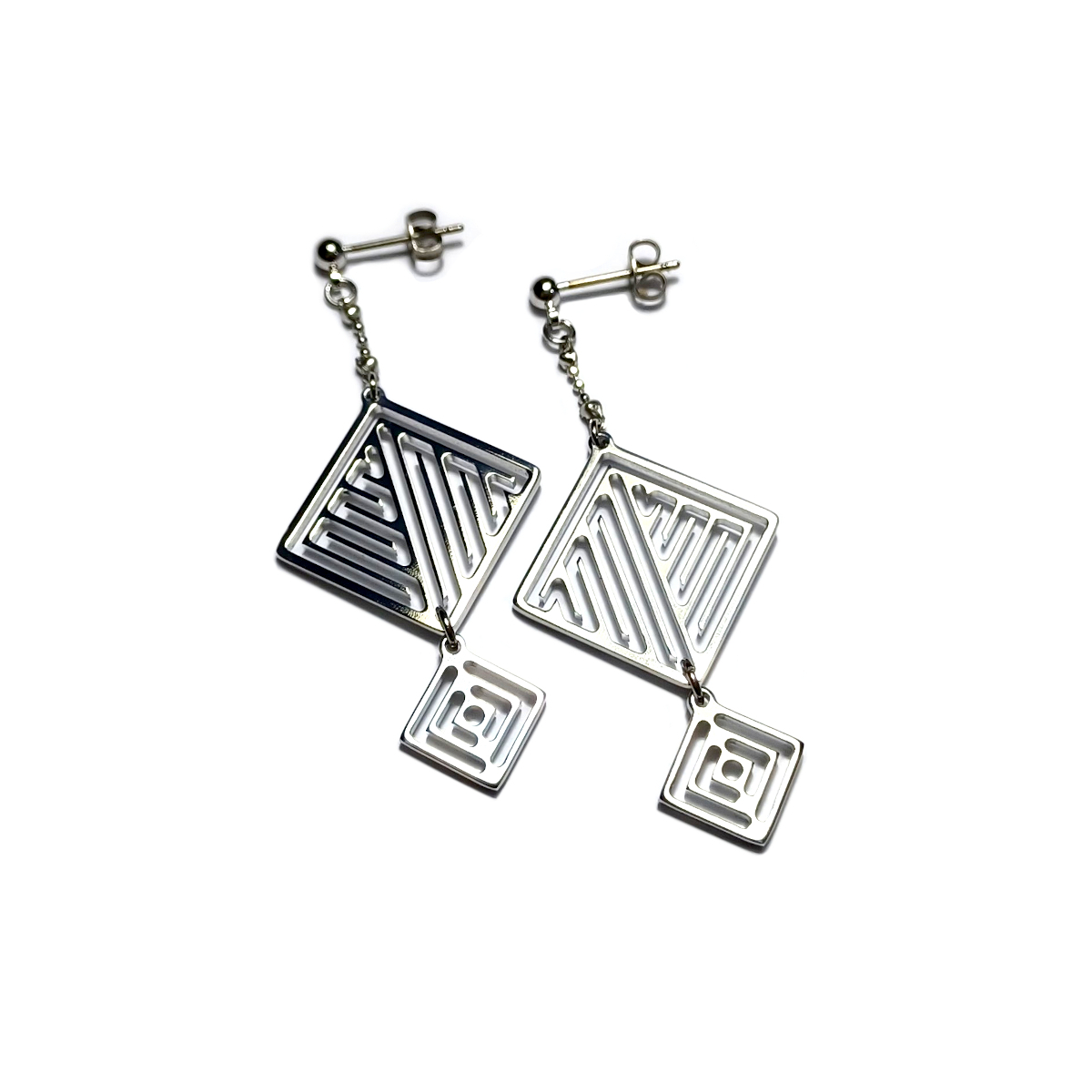 Mazeピアス イヤリング 一筆書き迷路デザイン 肌に優しい 金アレ Iichi ハンドメイド クラフト作品 手仕事品の通販