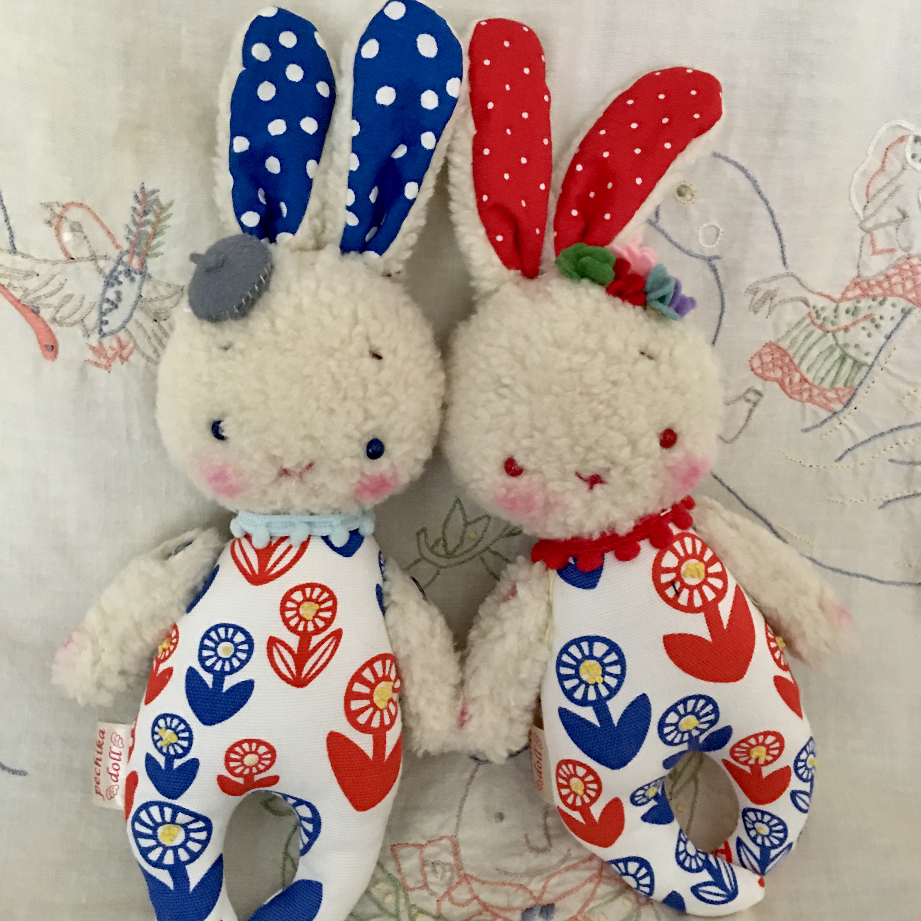 赤いうさぎ 青いうさぎ Iichi ハンドメイド クラフト作品 手仕事品の通販 赤いうさぎ 青いうさぎ Iichi ハンドメイド クラフト作品 手仕事品の通販