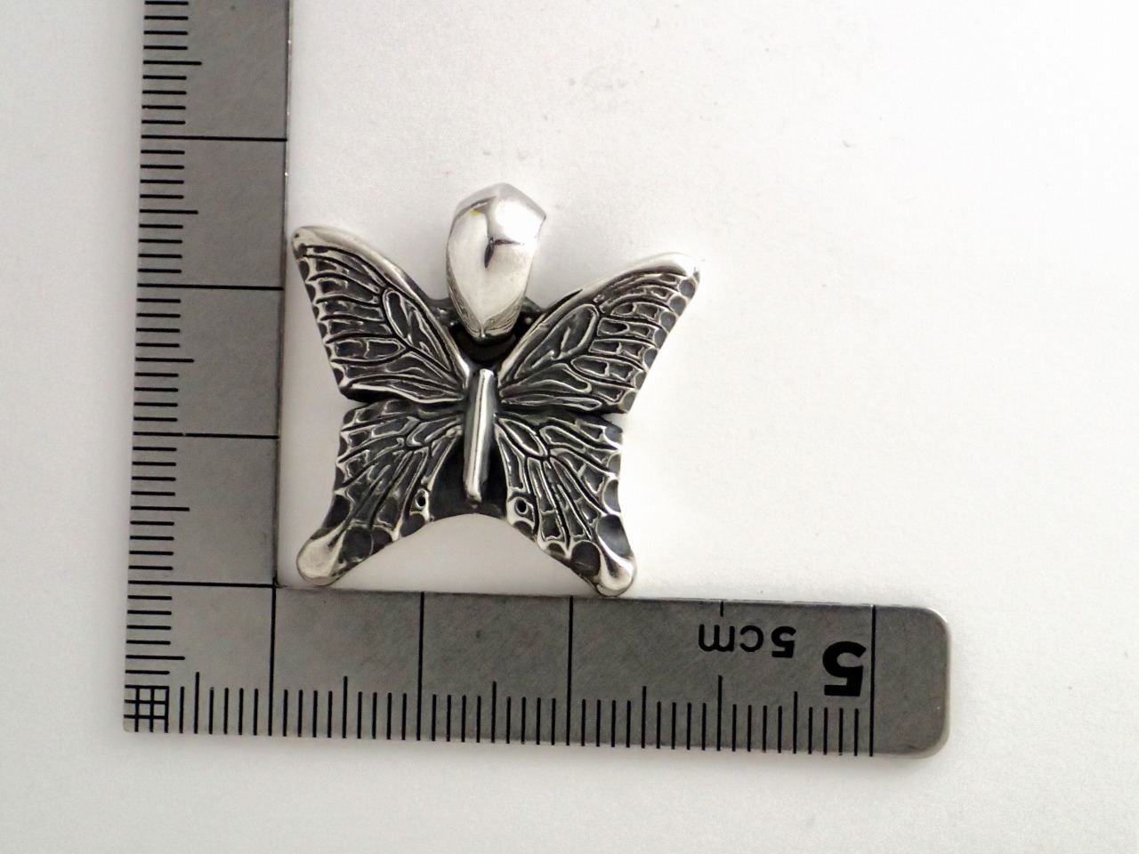 ペンダント ちょうちょ 蝶 蝶々 ちょう アゲハ 揚羽 アゲハチョウ アゲハ蝶 シルバー てふてふペンダント タイプa Iichi ハンドメイド クラフト作品 手仕事品の通販