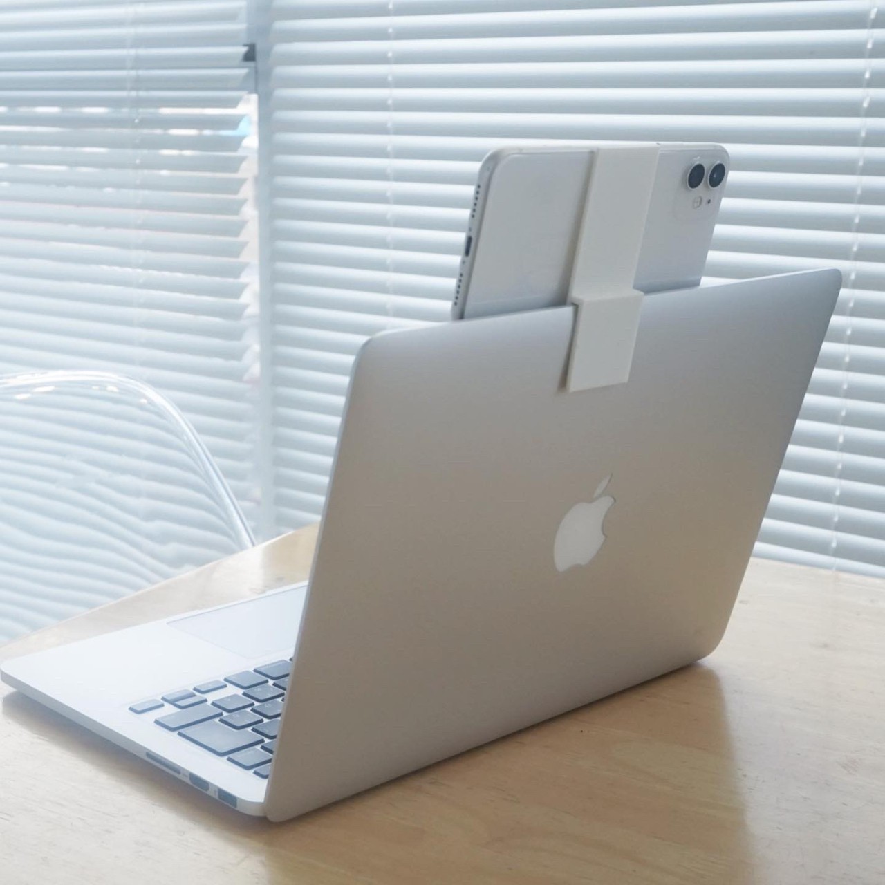 スマホスタンド パソコン用スマホスタンド ながら作業 3dプリンター リモートワーク おうち時間 映画視聴 Iichi ハンドメイド クラフト作品 手仕事品の通販