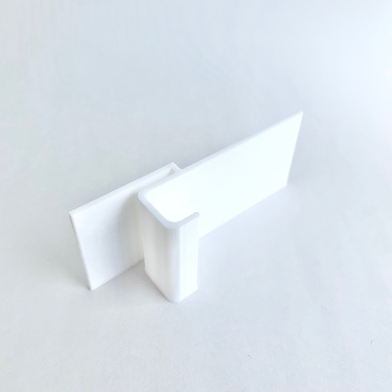 スマホスタンド パソコン用スマホスタンド ながら作業 3dプリンター リモートワーク おうち時間 映画視聴 Iichi ハンドメイド クラフト作品 手仕事品の通販