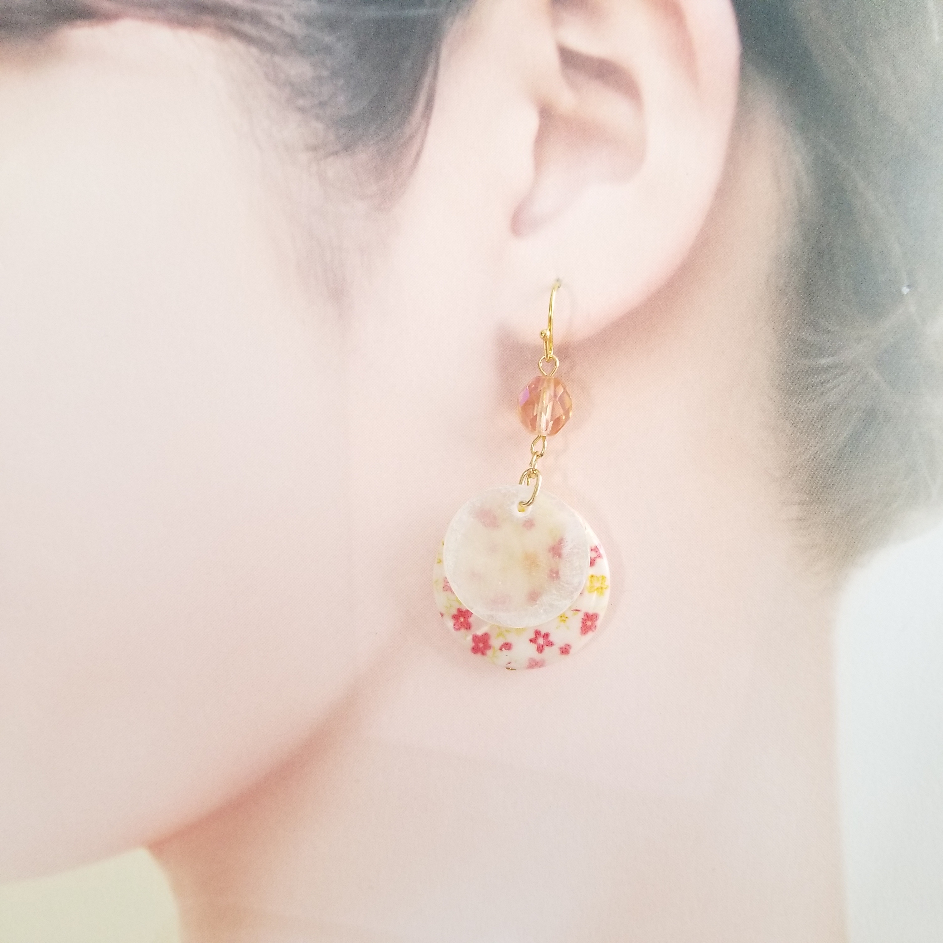 花柄のシェルが可愛いピアス イヤリング Iichi ハンドメイド クラフト作品 手仕事品の通販
