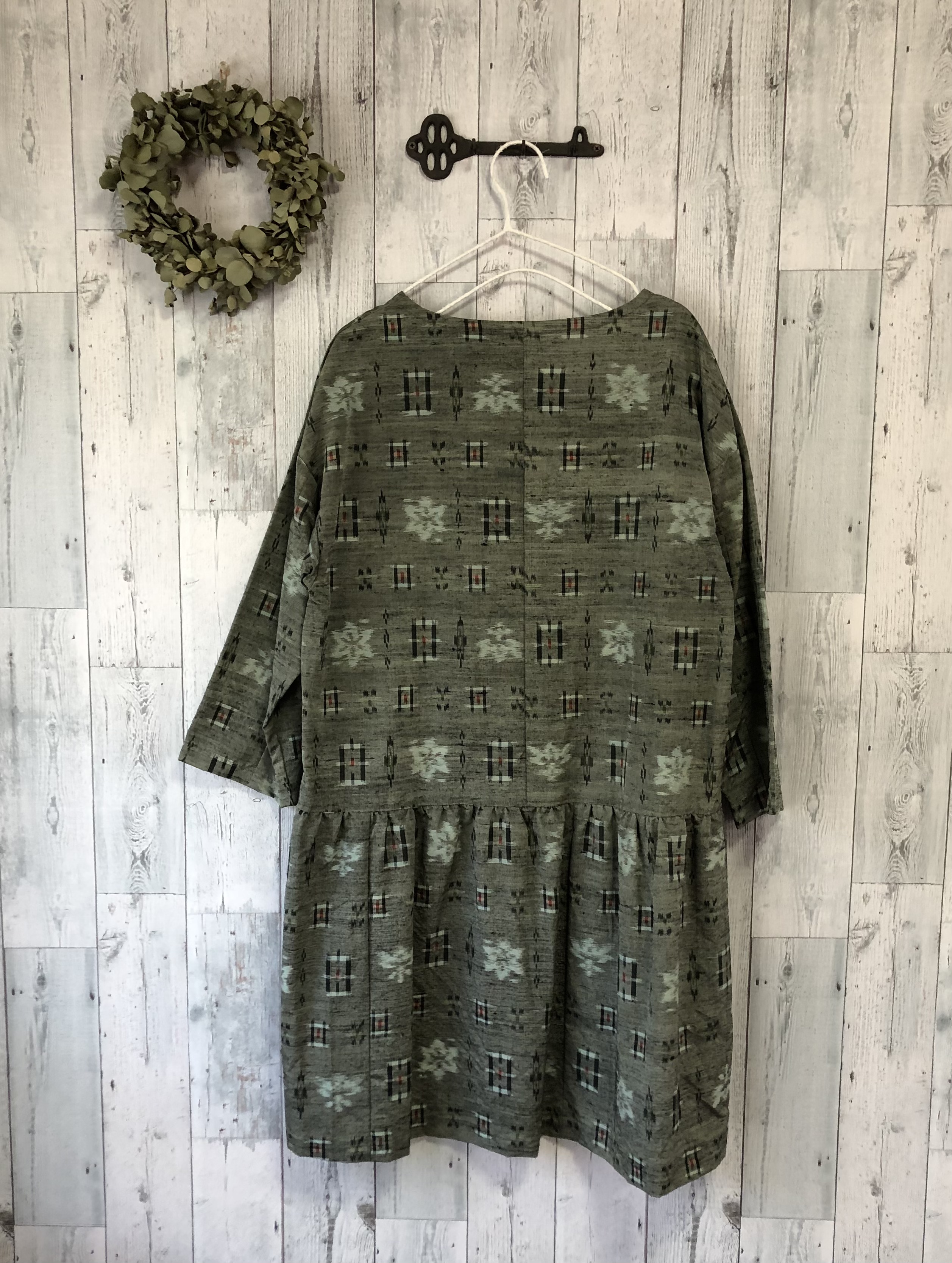 Sale 着物リメイク 紬の着物で肩落ちワンピース Iichi ハンドメイド クラフト作品 手仕事品の通販