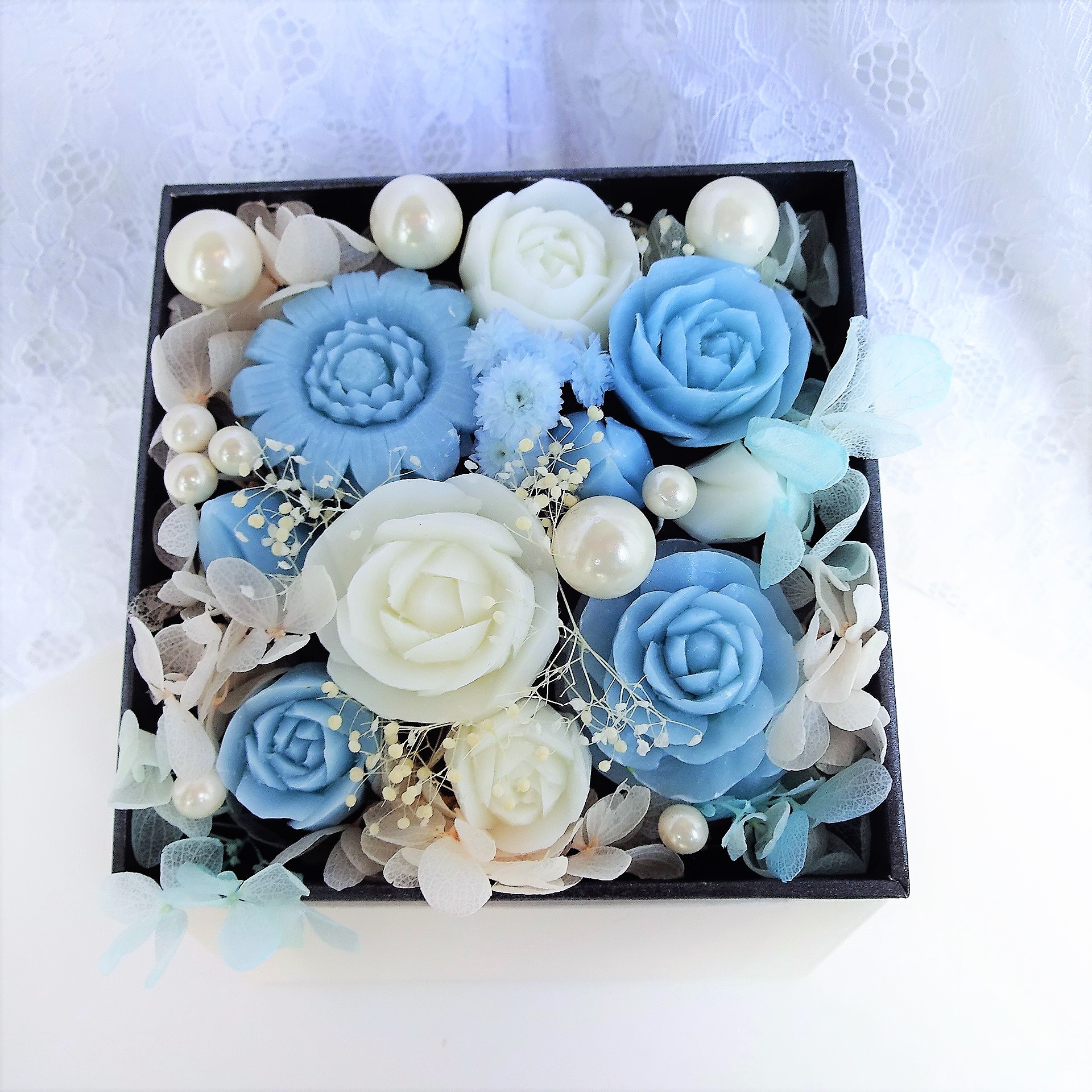 敬老の日 石鹸彫刻 香る花のボックスアレンジメント ブルー Iichi ハンドメイド クラフト作品 手仕事品の通販