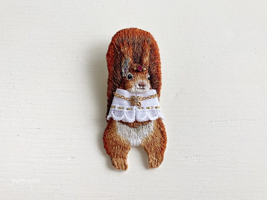 高貴な動物刺繍ブローチ11 リス Iichi ハンドメイド クラフト作品 手仕事品の通販