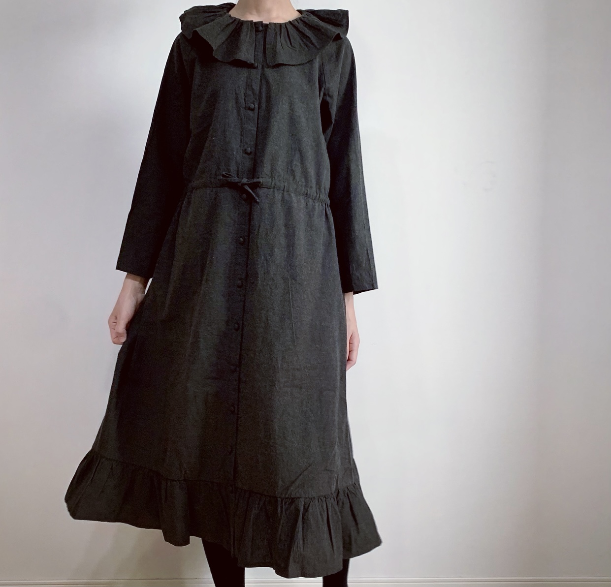 フリルラブリーワンピース ダークカーキ色 Iichi ハンドメイド クラフト作品 手仕事品の通販