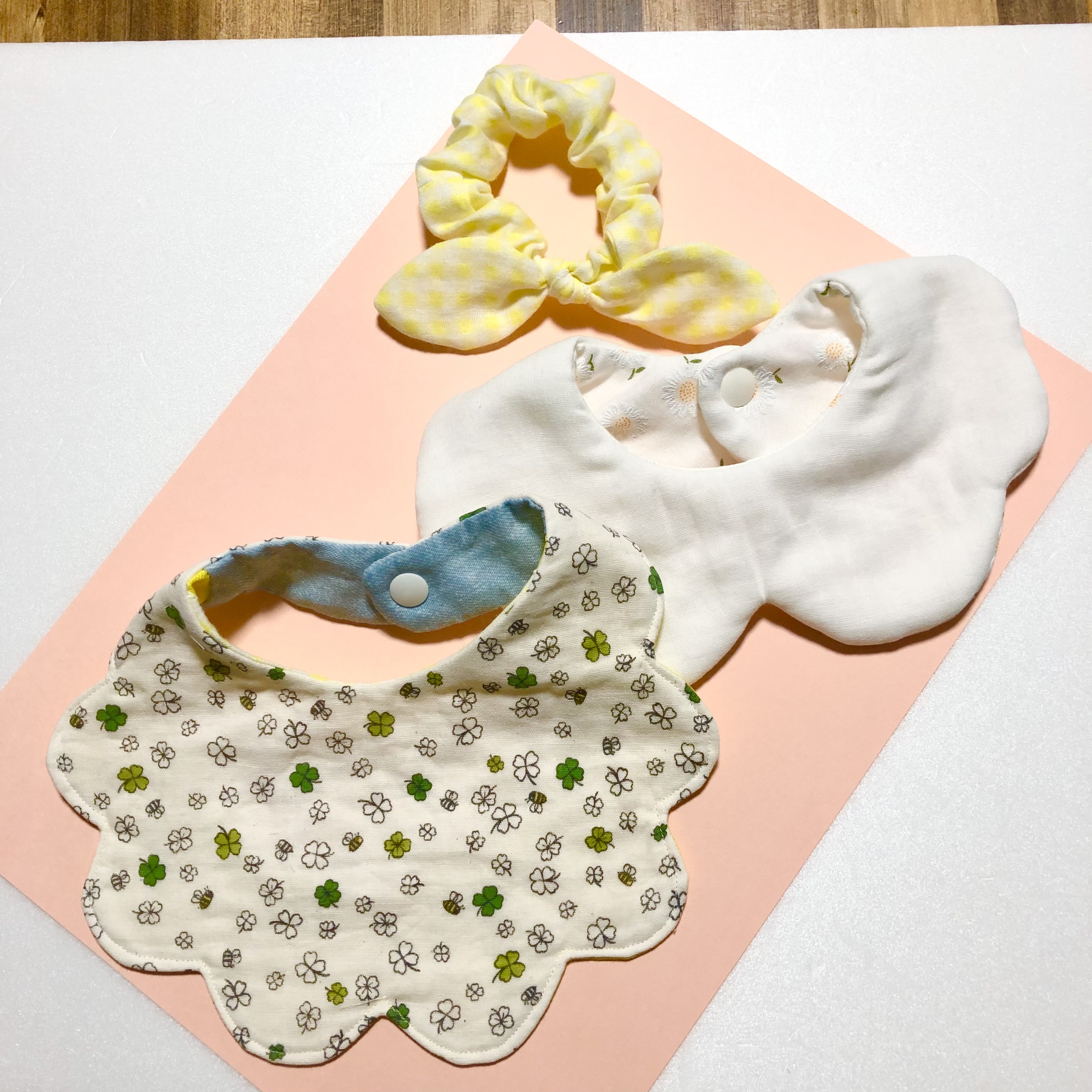 ☆ベビースタイ 女の子ギフトセット♪ | iichi ハンドメイド・クラフト作品・手仕事品の通販 ☆ベビースタイ 女の子ギフトセット♪ | iichi ハンドメイド・クラフト作品・手仕事品の通販