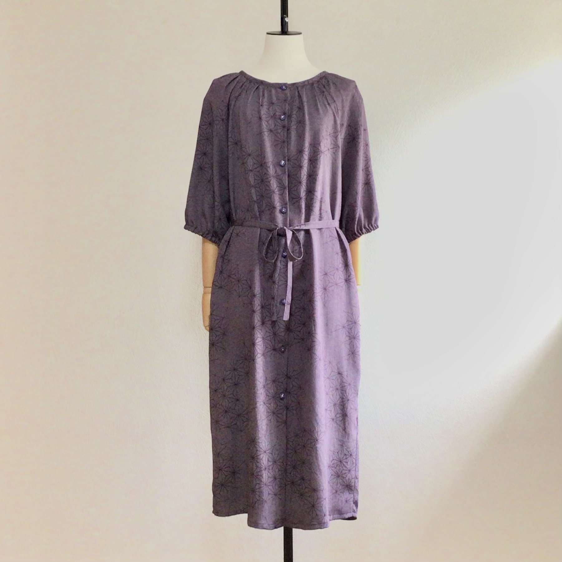 ラグランスリーブワンピース 送料無料 着物リメイク 前開き パープル Iichi ハンドメイド クラフト作品 手仕事品の通販 ラグランスリーブワンピース 送料無料 着物リメイク 前開き パープル Iichi ハンドメイド クラフト作品 手仕事品の通販