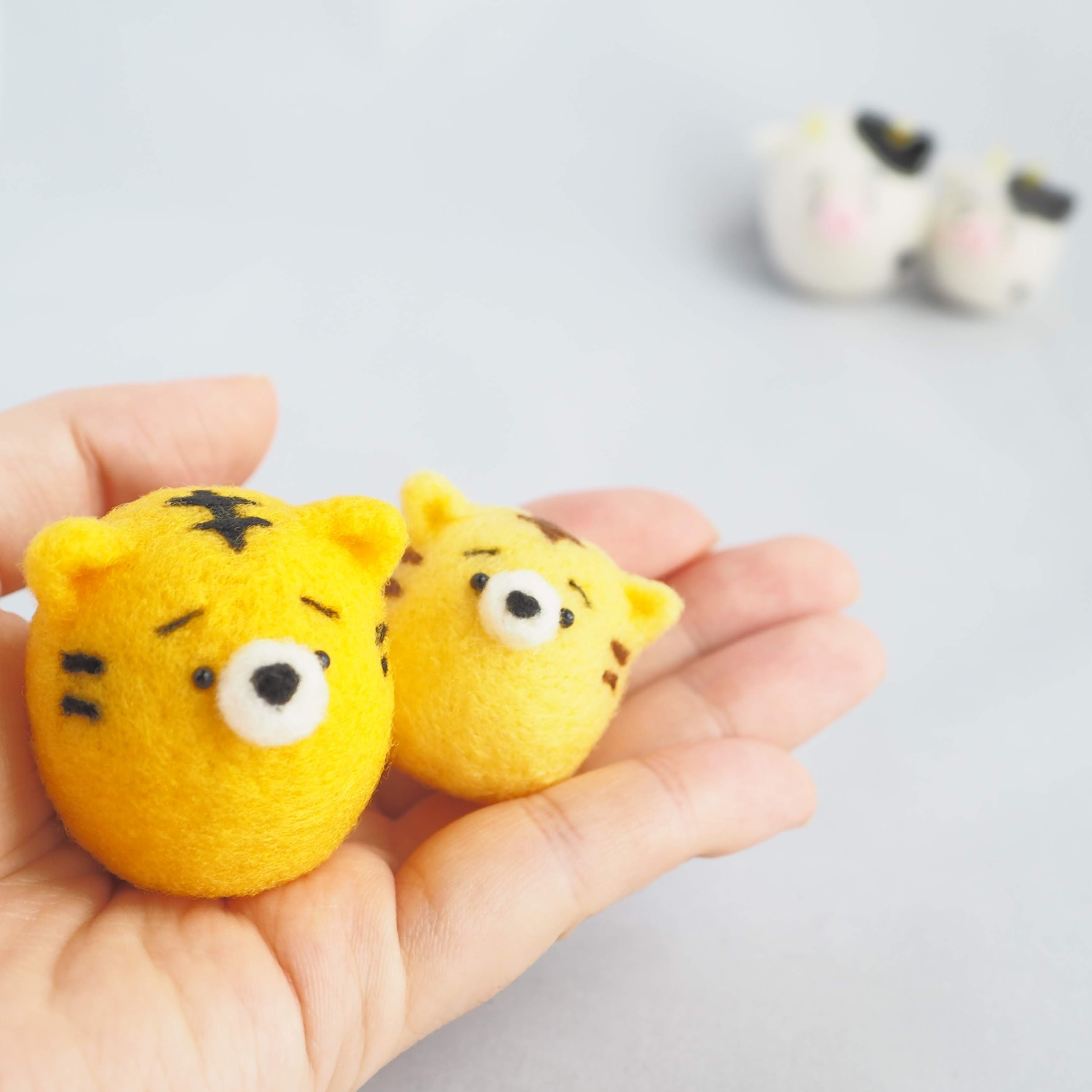 受注製作 22年干支 寅 まゆとら 虎 親子正月飾りセット 羊毛フェルト Iichi ハンドメイド クラフト作品 手仕事品の通販