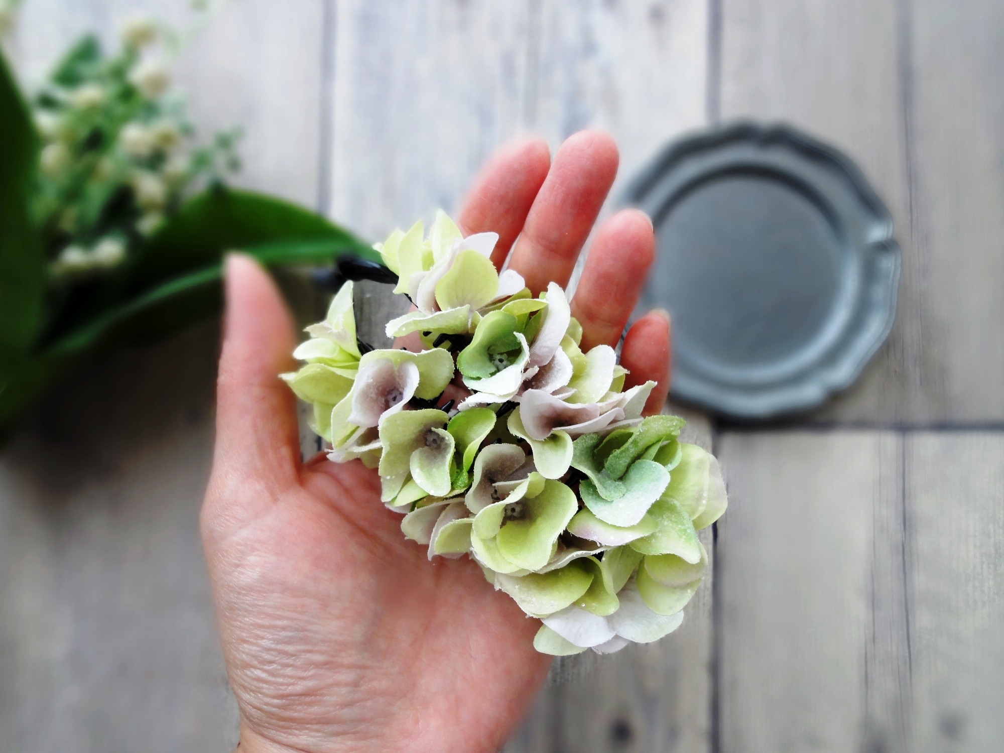 紫陽花のバナナクリップ フロストラメ 朝霜の降りた冬 Iichi ハンドメイド クラフト作品 手仕事品の通販 紫陽花のバナナクリップ フロストラメ 朝霜の降りた冬 Iichi ハンドメイド クラフト作品 手仕事品の通販