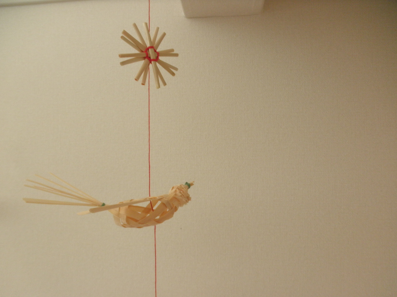 麦わら細工のガーランド 花 ことり 王冠 Iichi ハンドメイド クラフト作品 手仕事品の通販