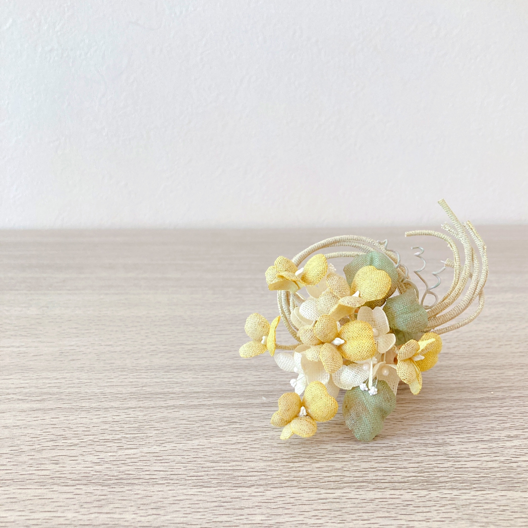 ビオラ ブーケ リネン 黄色 布花コサージュ Iichi ハンドメイド クラフト作品 手仕事品の通販
