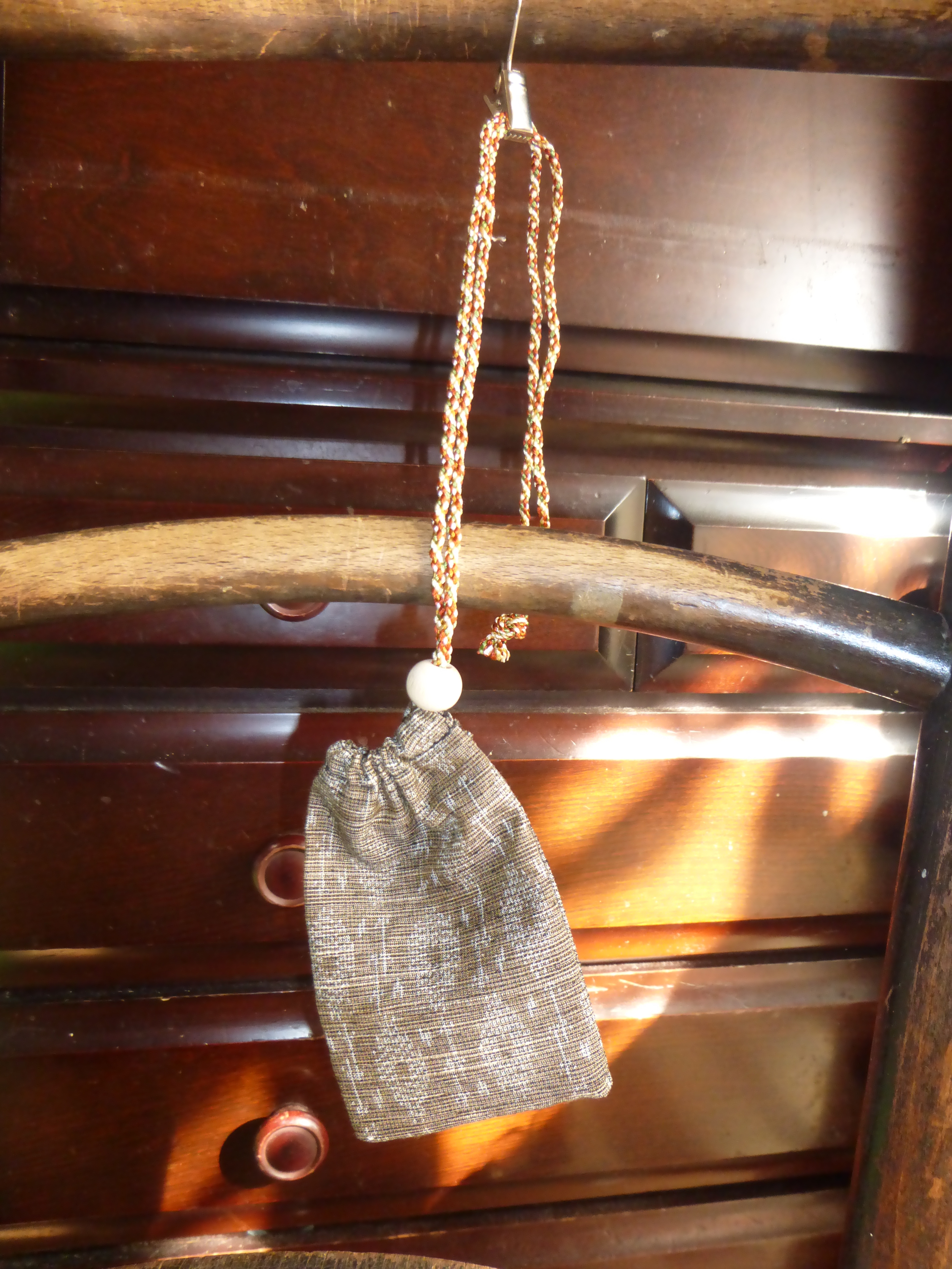 紬のお守り袋のようなミニ巾着袋 送料無料 Iichi ハンドメイド クラフト作品 手仕事品の通販