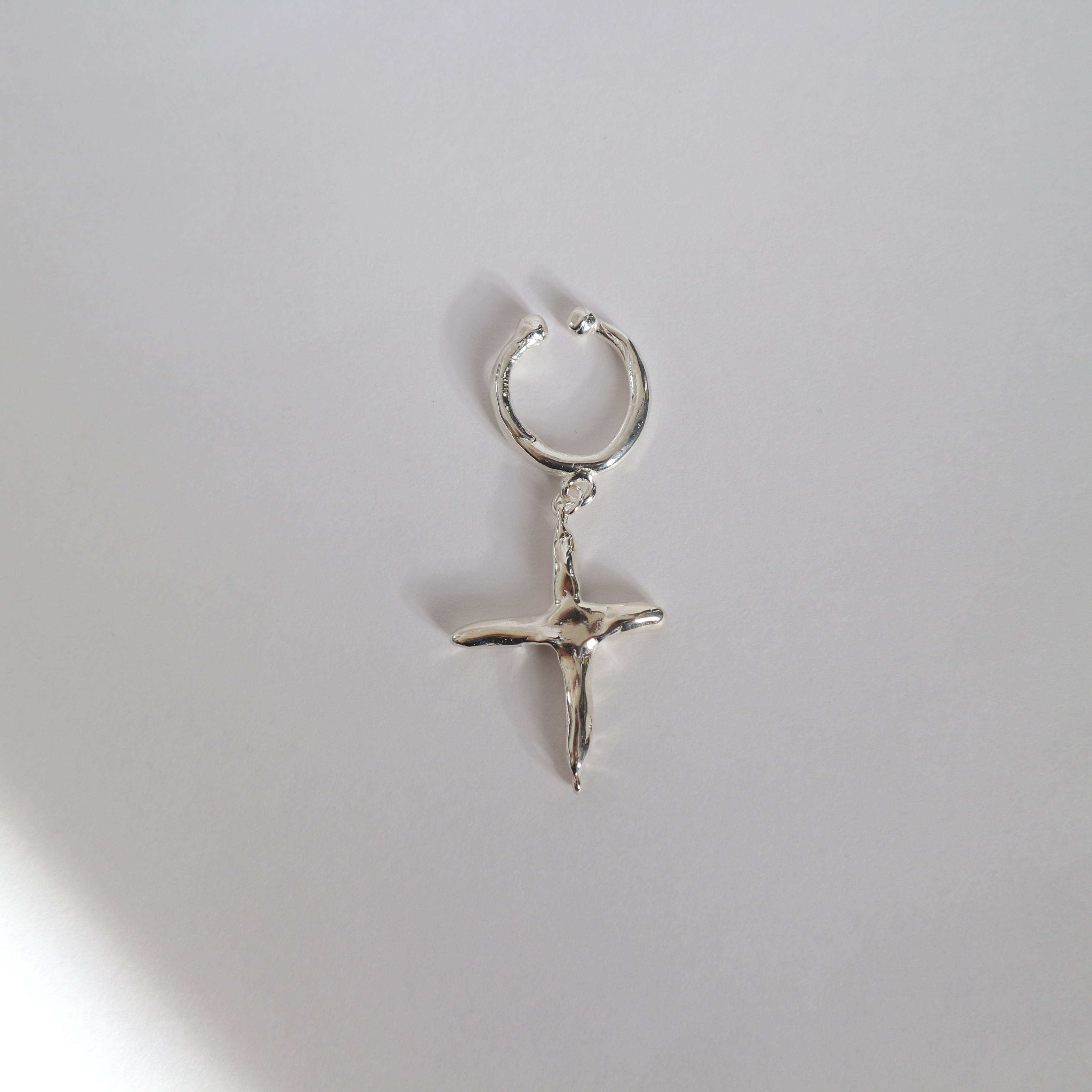 Silver925】Cross ear cuff | iichi ハンドメイド・クラフト作品・手仕事品の通販