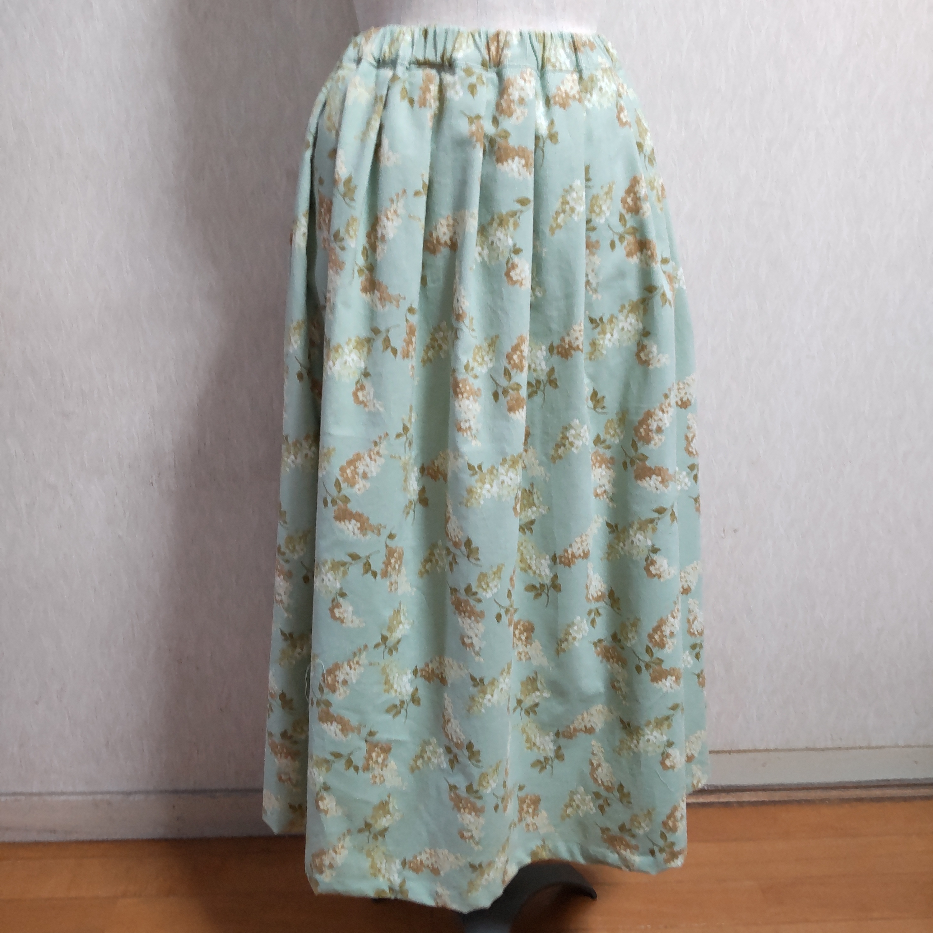 コーデュロイ タック スカート 裏地付き 花柄スカート ライト グリーン フリー Iichi ハンドメイド クラフト作品 手仕事品の通販