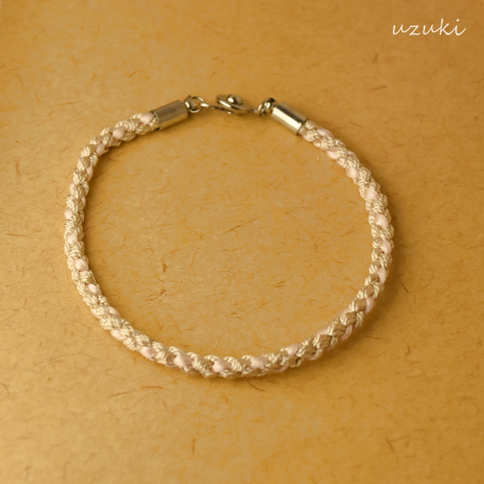 うさぎ色アクセサリー ライトベージュ Iichi ハンドメイド クラフト作品 手仕事品の通販