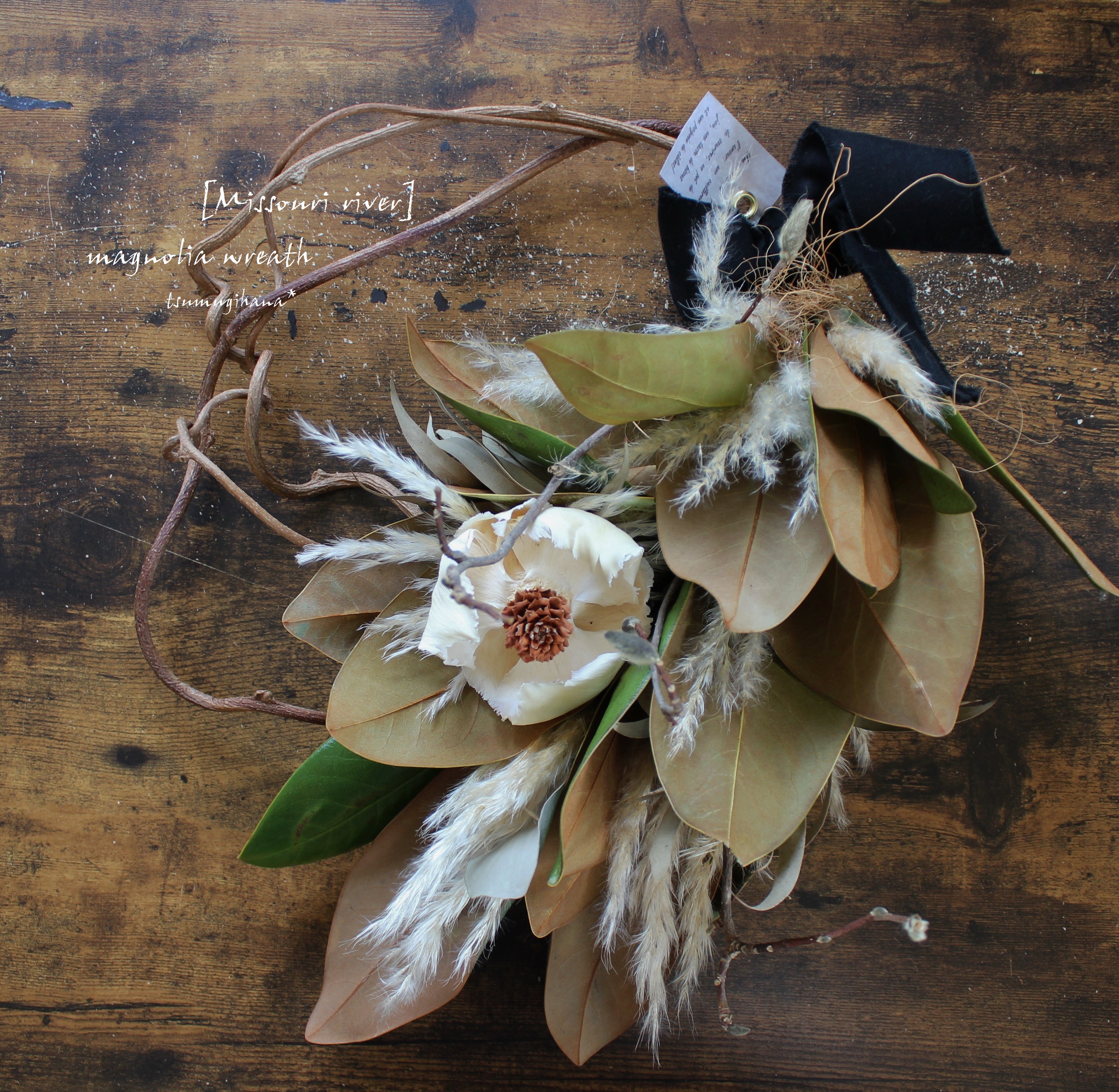 ミズーリ川の春 Wreath タイサンボクとキウイツルのリース ドライフラワーリース パンパスグラス Iichi ハンドメイド クラフト作品 手仕事品の通販