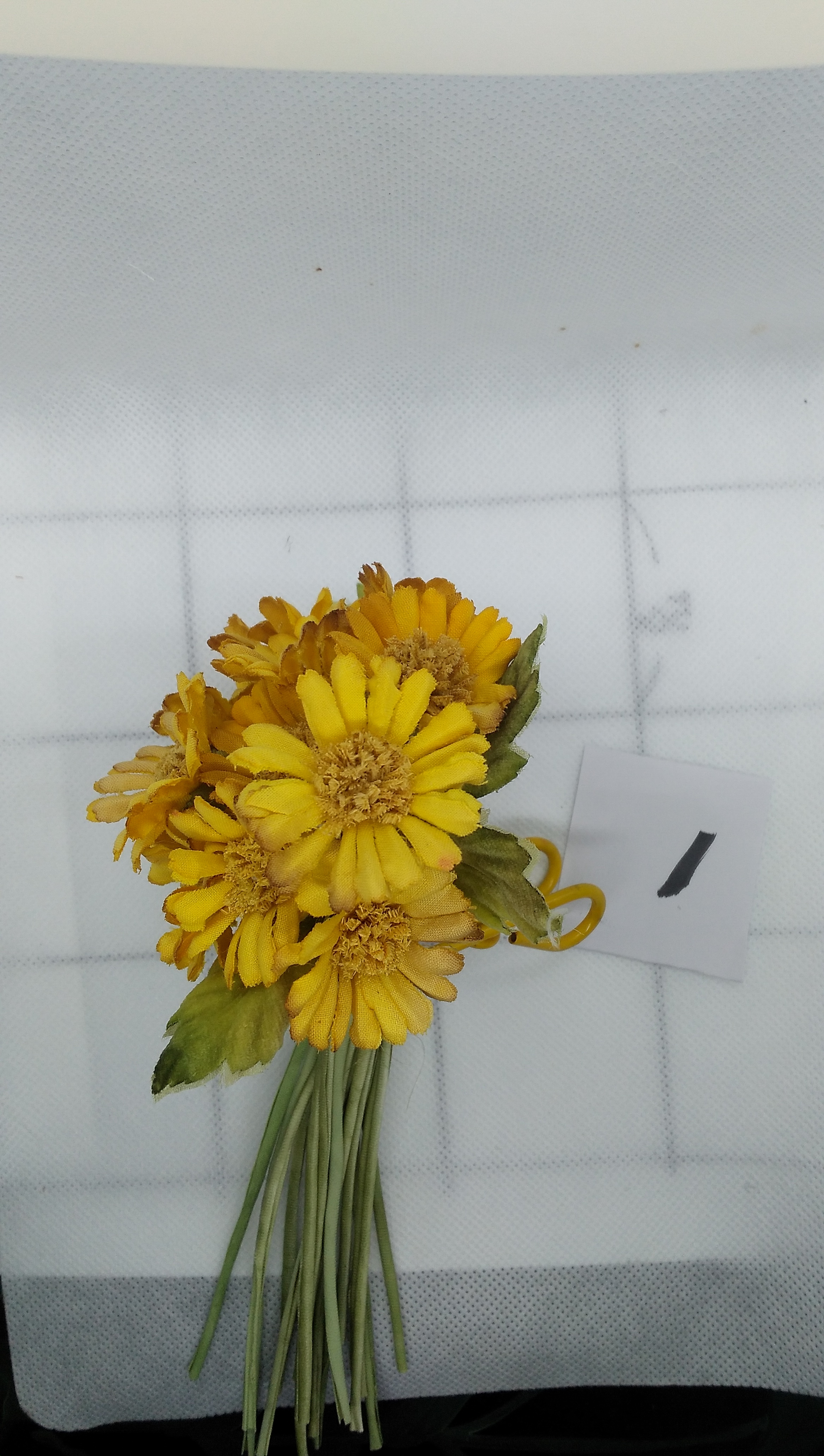 黄色マーガレット だけの花束 Iichi ハンドメイド クラフト作品 手仕事品の通販